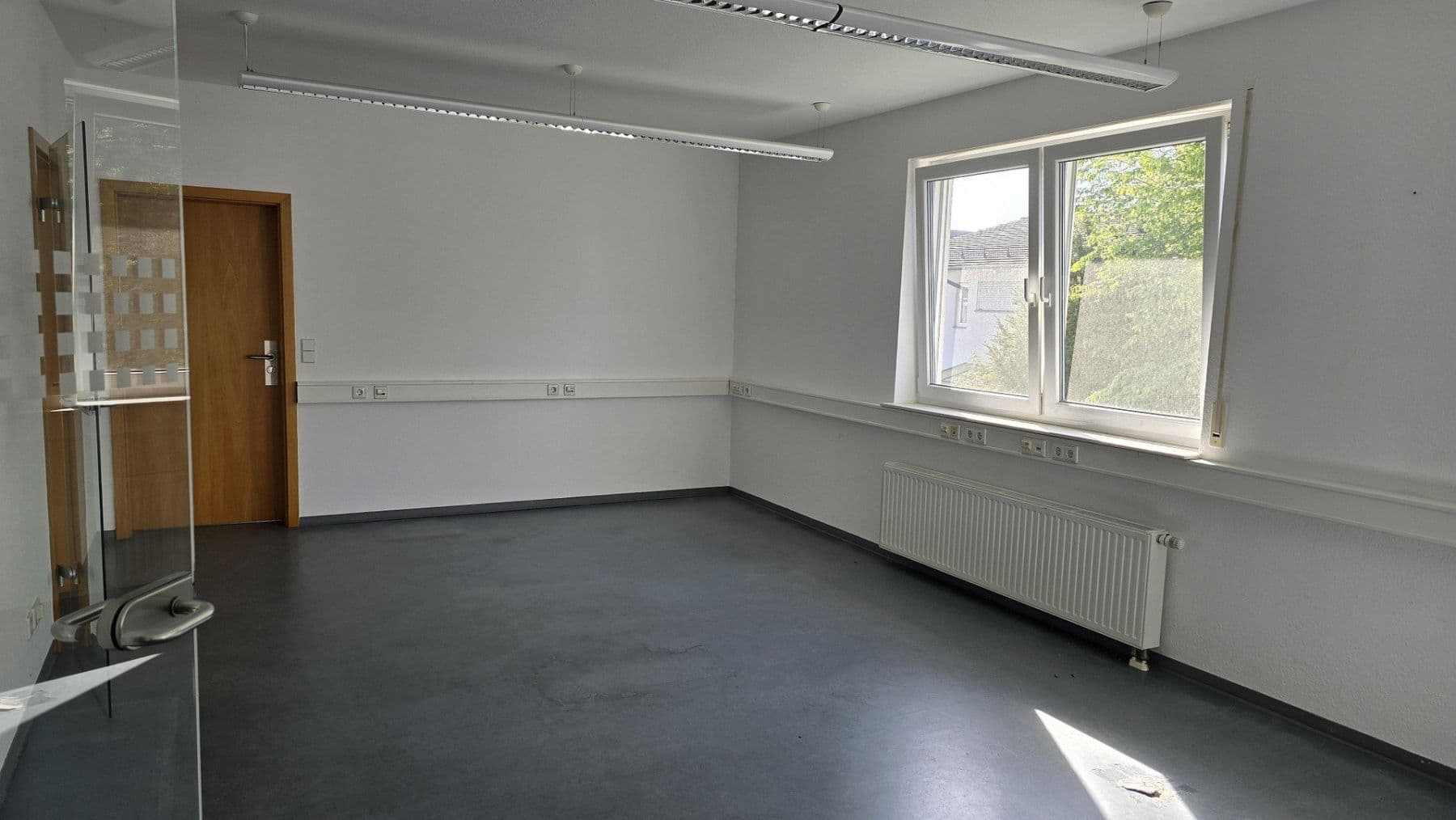 Prenájom nebytového priestoru 3.200 m², Steinung 3/1, Jettingen, Bádensko-Wurttembersko Prenájom nebytového priestoru 3.200 m², Steinung 3/1, Jettingen, Bádensko-Wurttembersko