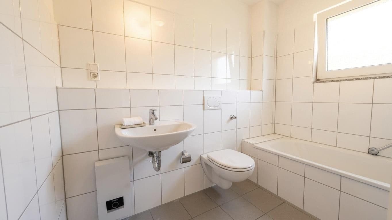 Prenájom bytu 2-izbový 63 m², Odenthaler Straße 297, Köln, Severné Porýnie - Westfálsko Prenájom bytu 2-izbový 63 m², Odenthaler Straße 297, Köln, Severné Porýnie - Westfálsko