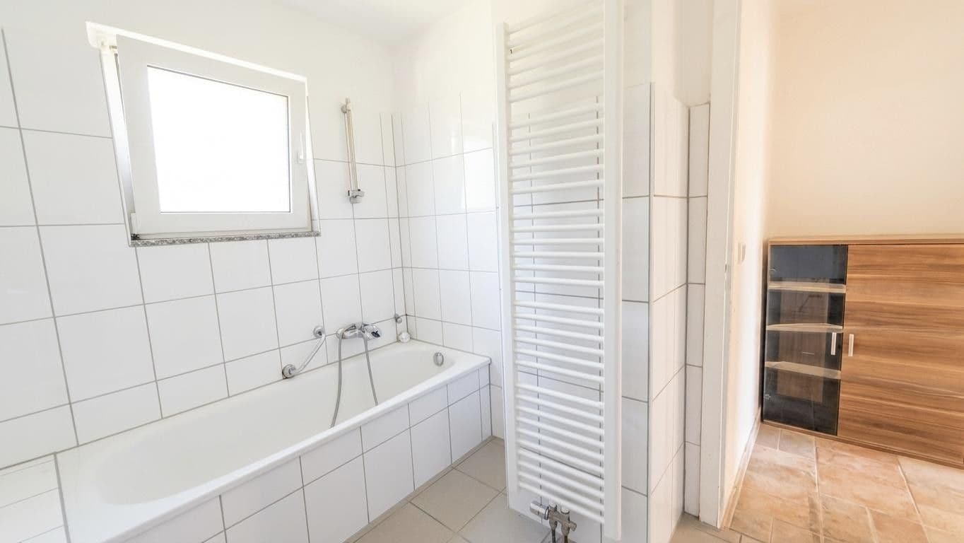Prenájom bytu 2-izbový 63 m², Odenthaler Straße 297, Köln, Severné Porýnie - Westfálsko Prenájom bytu 2-izbový 63 m², Odenthaler Straße 297, Köln, Severné Porýnie - Westfálsko