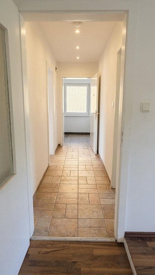 Prenájom bytu 2-izbový 63 m², Odenthaler Straße 297, Köln, Severné Porýnie - Westfálsko Prenájom bytu 2-izbový 63 m², Odenthaler Straße 297, Köln, Severné Porýnie - Westfálsko