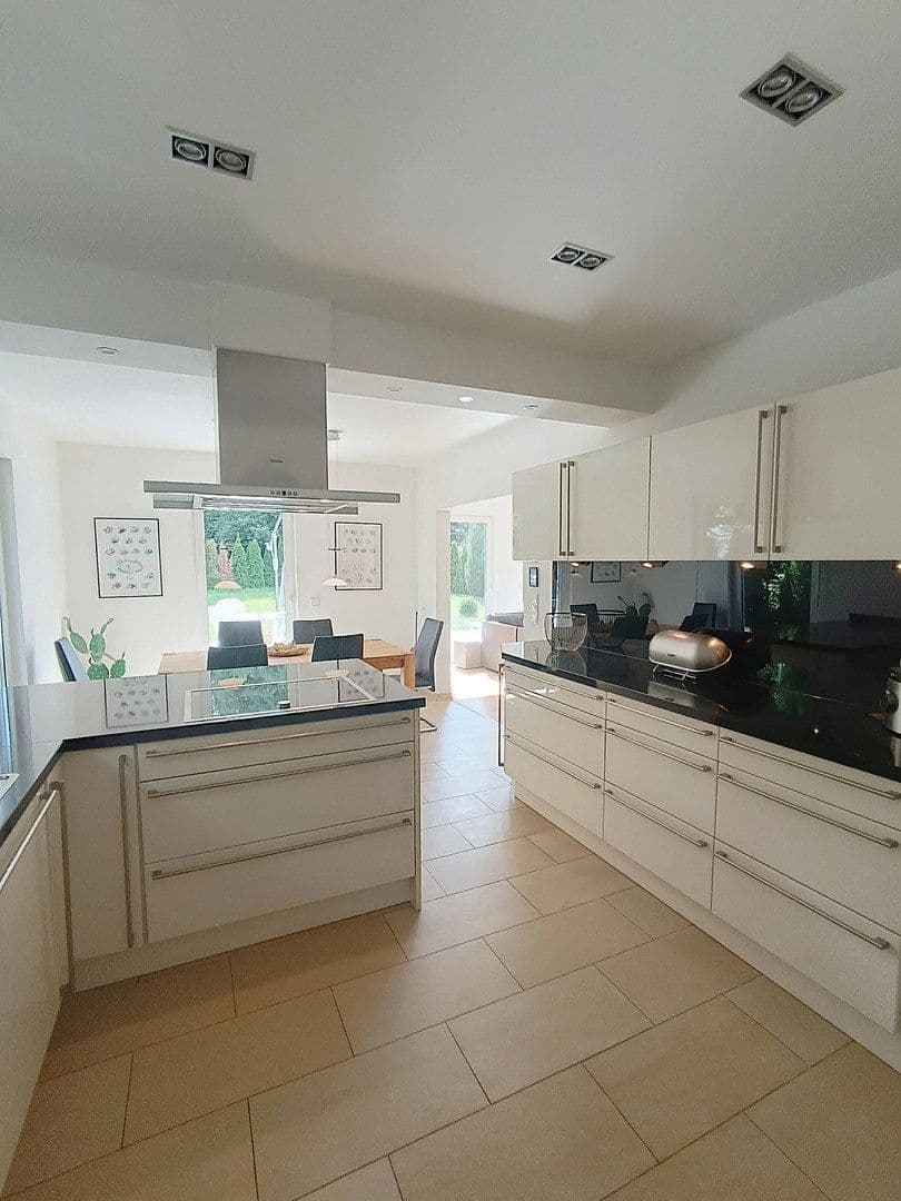 Predaj domu 146 m², pozemok 705 m², Remchingen, Bádensko-Wurttembersko Predaj domu 146 m², pozemok 705 m², Remchingen, Bádensko-Wurttembersko