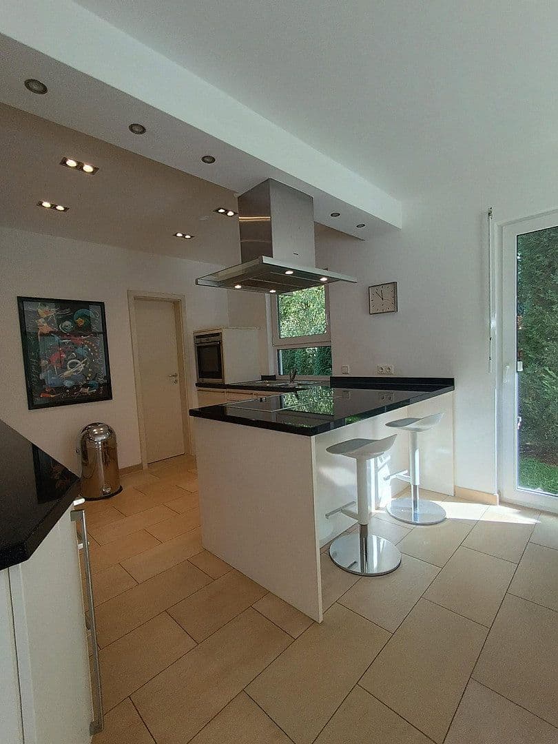 Predaj domu 146 m², pozemok 705 m², Remchingen, Bádensko-Wurttembersko Predaj domu 146 m², pozemok 705 m², Remchingen, Bádensko-Wurttembersko