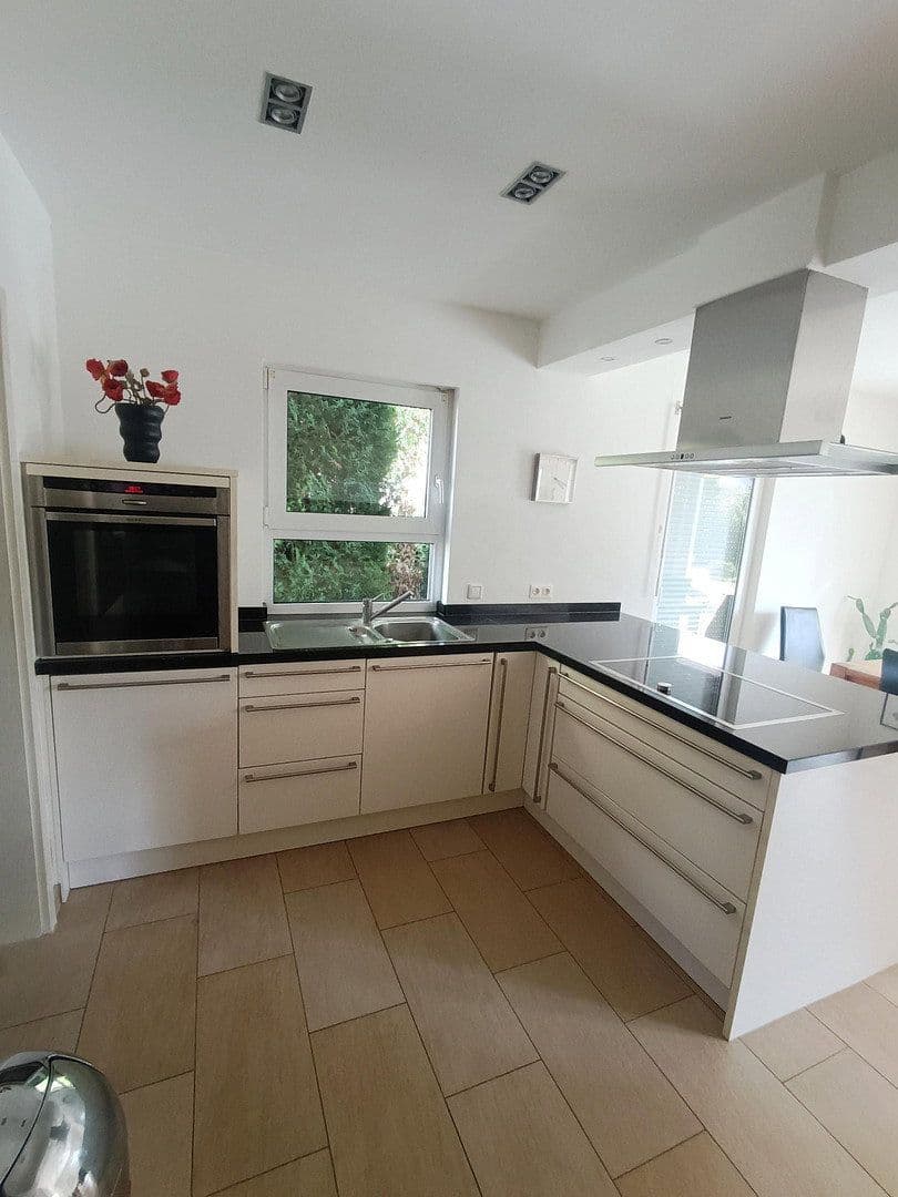 Predaj domu 146 m², pozemok 705 m², Remchingen, Bádensko-Wurttembersko Predaj domu 146 m², pozemok 705 m², Remchingen, Bádensko-Wurttembersko