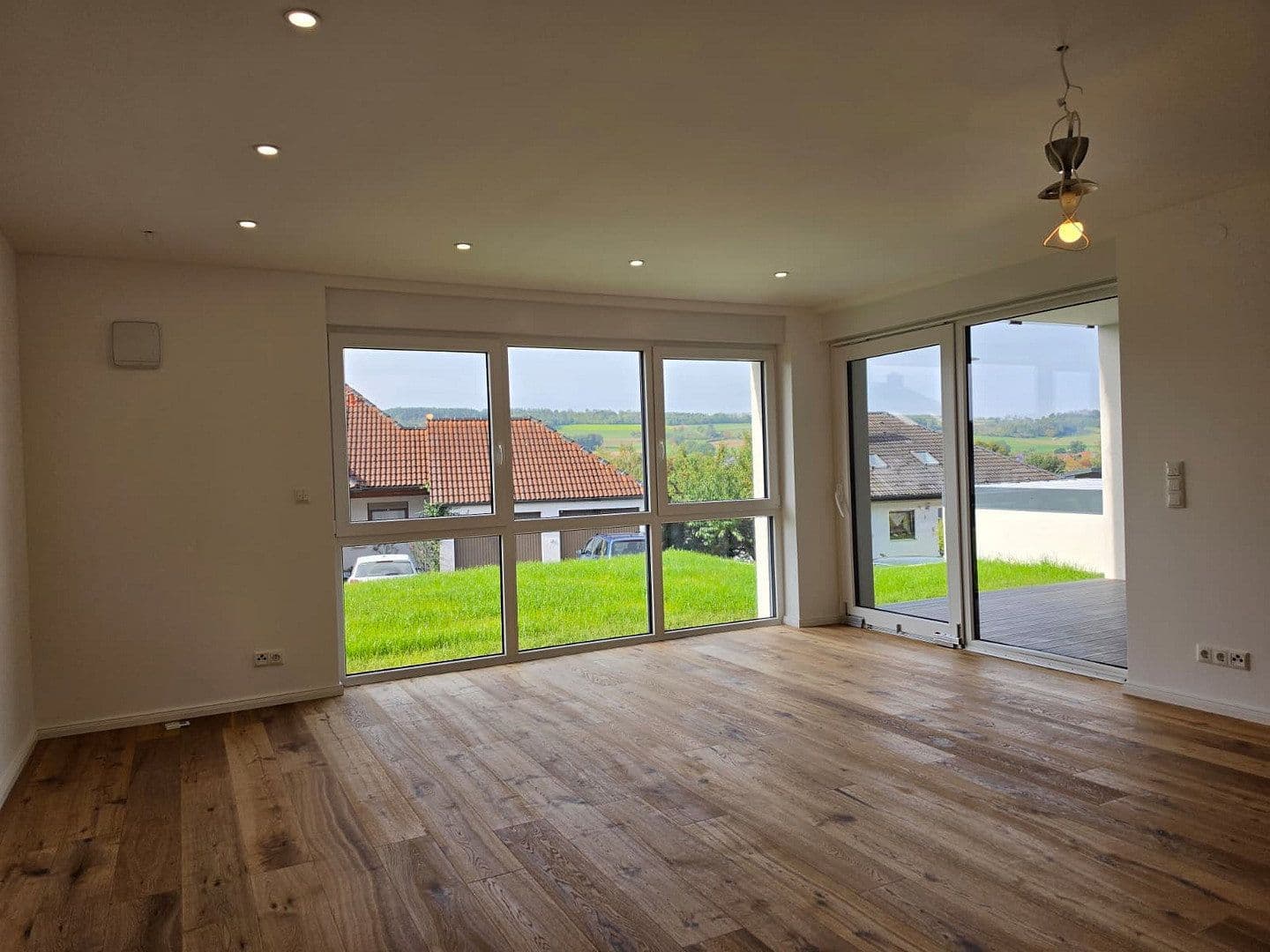 Predaj domu 210 m², pozemok 610 m², Himmelkron, Bavorsko Predaj domu 210 m², pozemok 610 m², Himmelkron, Bavorsko
