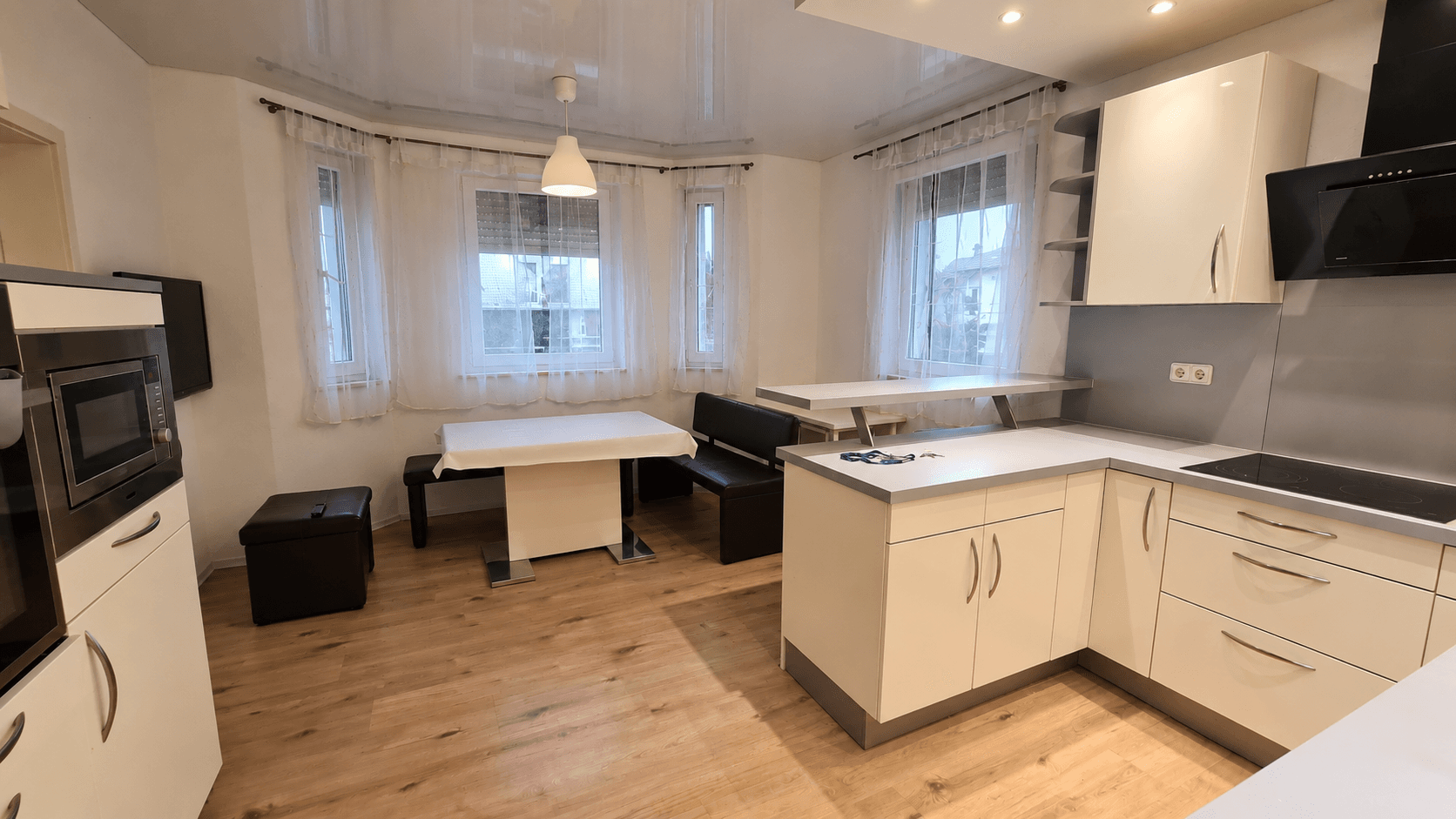 Predaj domu 145 m², pozemok 322 m², Laupheim, Bádensko-Wurttembersko Predaj domu 145 m², pozemok 322 m², Laupheim, Bádensko-Wurttembersko