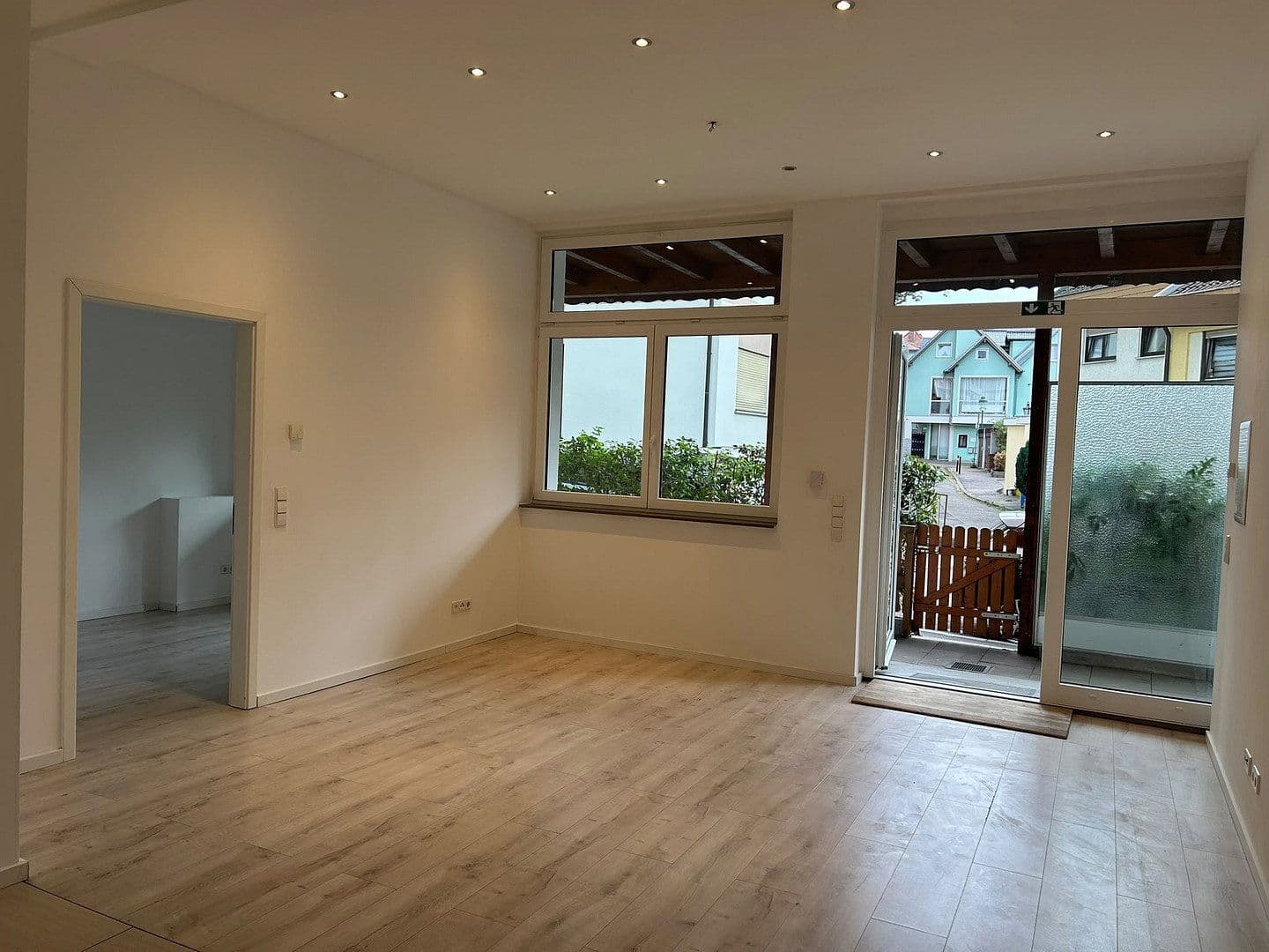 Prenájom bytu 1-izbový 62 m², Rheinstr. 51, Baden-Baden, Bádensko-Wurttembersko Prenájom bytu 1-izbový 62 m², Rheinstr. 51, Baden-Baden, Bádensko-Wurttembersko