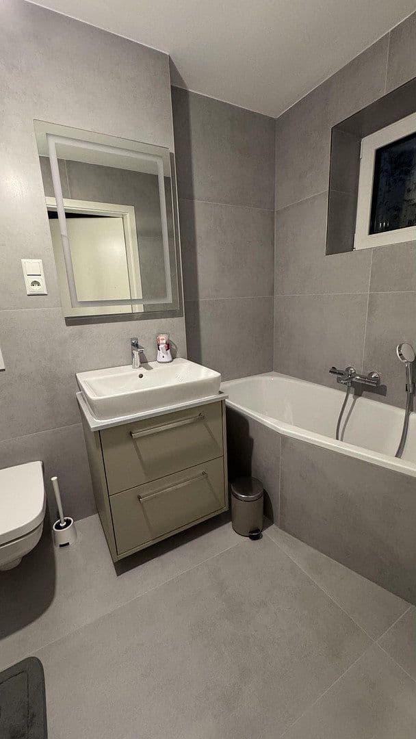 Predaj bytu 5-izbový 104 m², Jungbornweg 6, Köln, Severné Porýnie - Westfálsko Predaj bytu 5-izbový 104 m², Jungbornweg 6, Köln, Severné Porýnie - Westfálsko