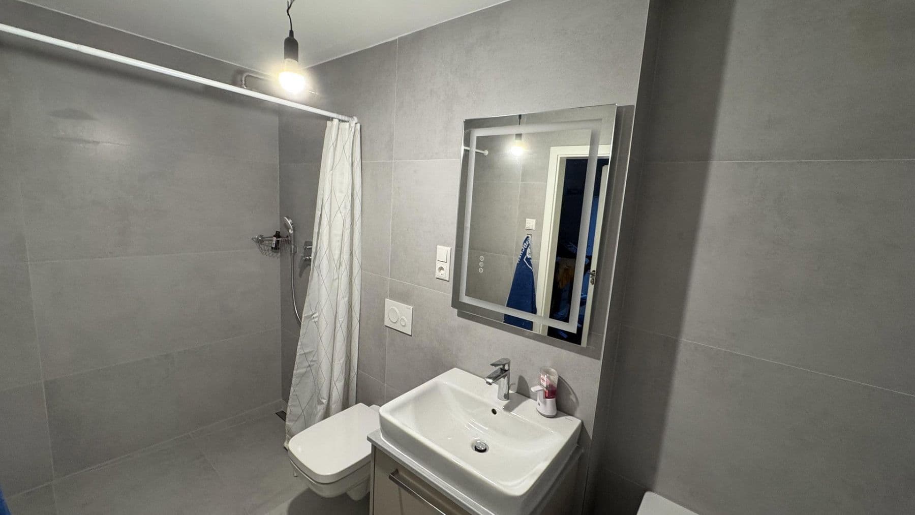 Predaj bytu 5-izbový 104 m², Jungbornweg 6, Köln, Severné Porýnie - Westfálsko Predaj bytu 5-izbový 104 m², Jungbornweg 6, Köln, Severné Porýnie - Westfálsko