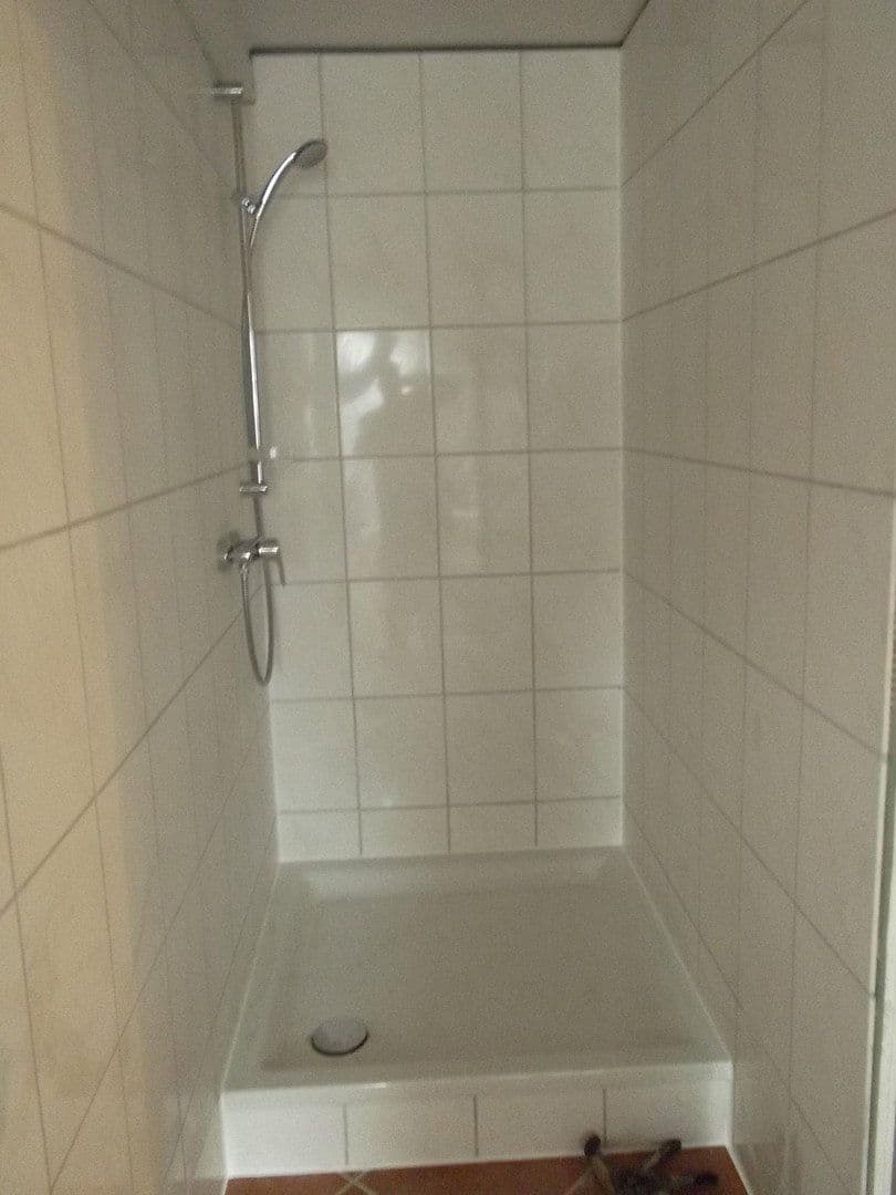 Prenájom bytu 4-izbový 69 m², Trierer Straße 33, Weimar, Durínsko Prenájom bytu 4-izbový 69 m², Trierer Straße 33, Weimar, Durínsko