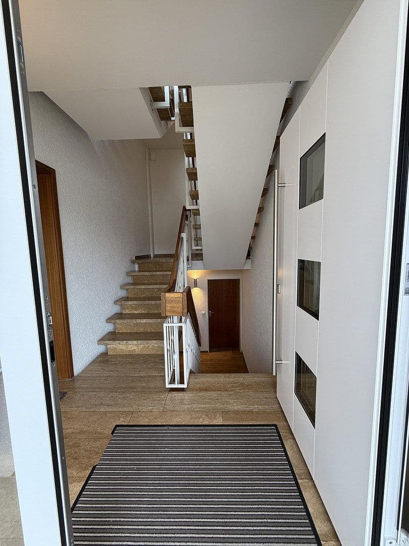 Predaj domu 383 m², pozemok 672 m², Auf der Gans 24, Stuttgart Sommerrain, Bádensko-Wurttembersko Predaj domu 383 m², pozemok 672 m², Auf der Gans 24, Stuttgart Sommerrain, Bádensko-Wurttembersko