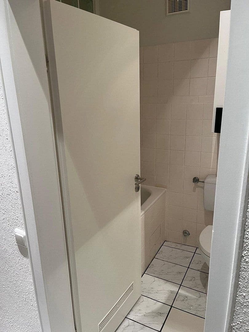 Prenájom bytu 2-izbový 34 m², Hattinger Str. 915, Bochum, Severné Porýnie - Westfálsko Prenájom bytu 2-izbový 34 m², Hattinger Str. 915, Bochum, Severné Porýnie - Westfálsko