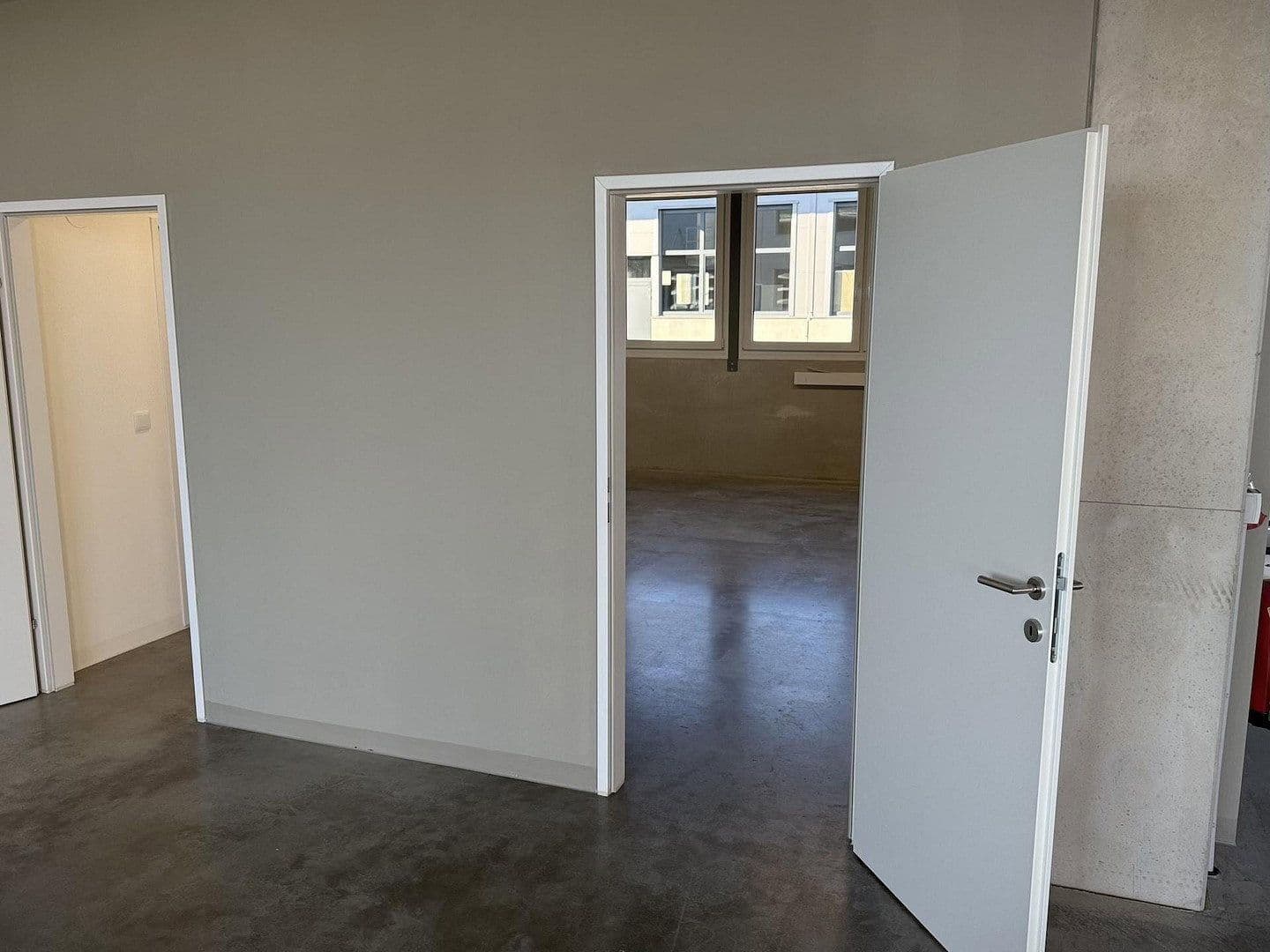 Prenájom nebytového priestoru 2.082 m², Gewerbepark B17 / II / Straße 3 / Objekt 11, Teesdorf, Dolné Rakúsko Prenájom nebytového priestoru 2.082 m², Gewerbepark B17 / II / Straße 3 / Objekt 11, Teesdorf, Dolné Rakúsko