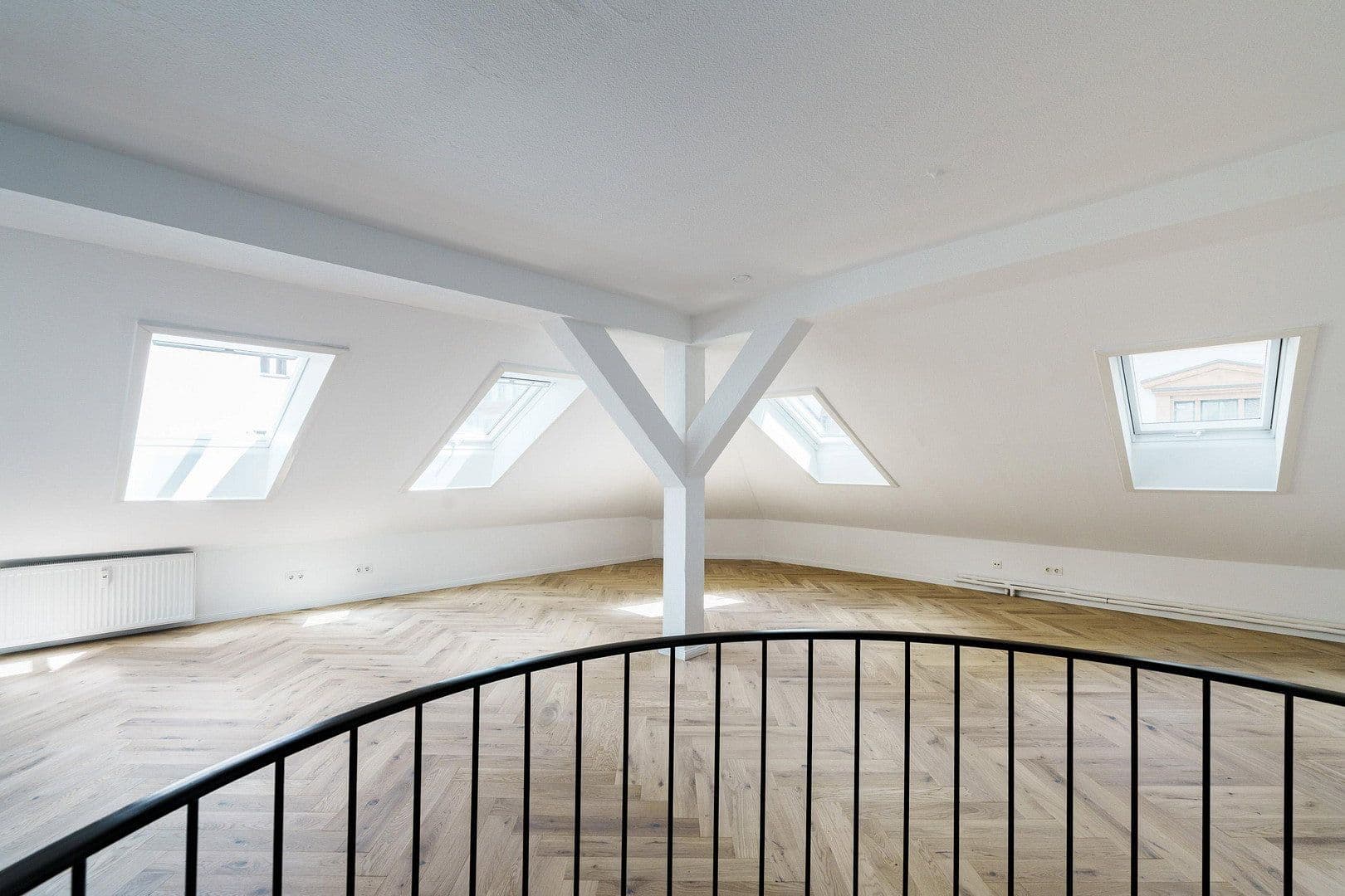 Predaj domu 356 m², pozemok 173 m², Wulfsheinstrasse 1, Berlin, Berlín Predaj domu 356 m², pozemok 173 m², Wulfsheinstrasse 1, Berlin, Berlín