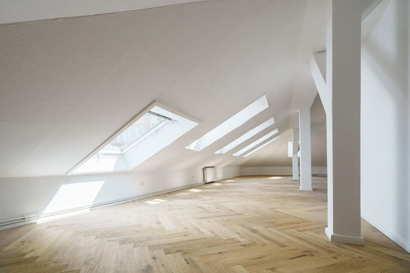 Predaj domu 356 m², pozemok 173 m², Wulfsheinstrasse 1, Berlin, Berlín Predaj domu 356 m², pozemok 173 m², Wulfsheinstrasse 1, Berlin, Berlín