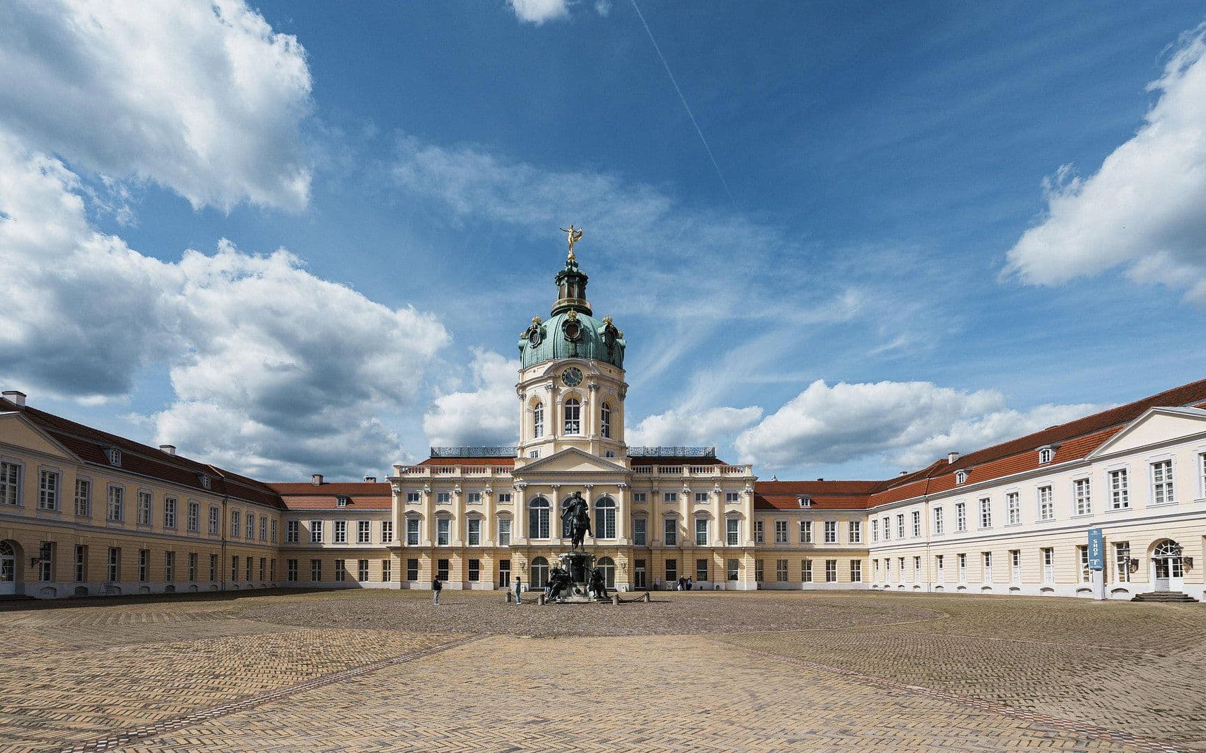 Predaj domu 356 m², pozemok 173 m², Wulfsheinstrasse 1, Berlin, Berlín Predaj domu 356 m², pozemok 173 m², Wulfsheinstrasse 1, Berlin, Berlín