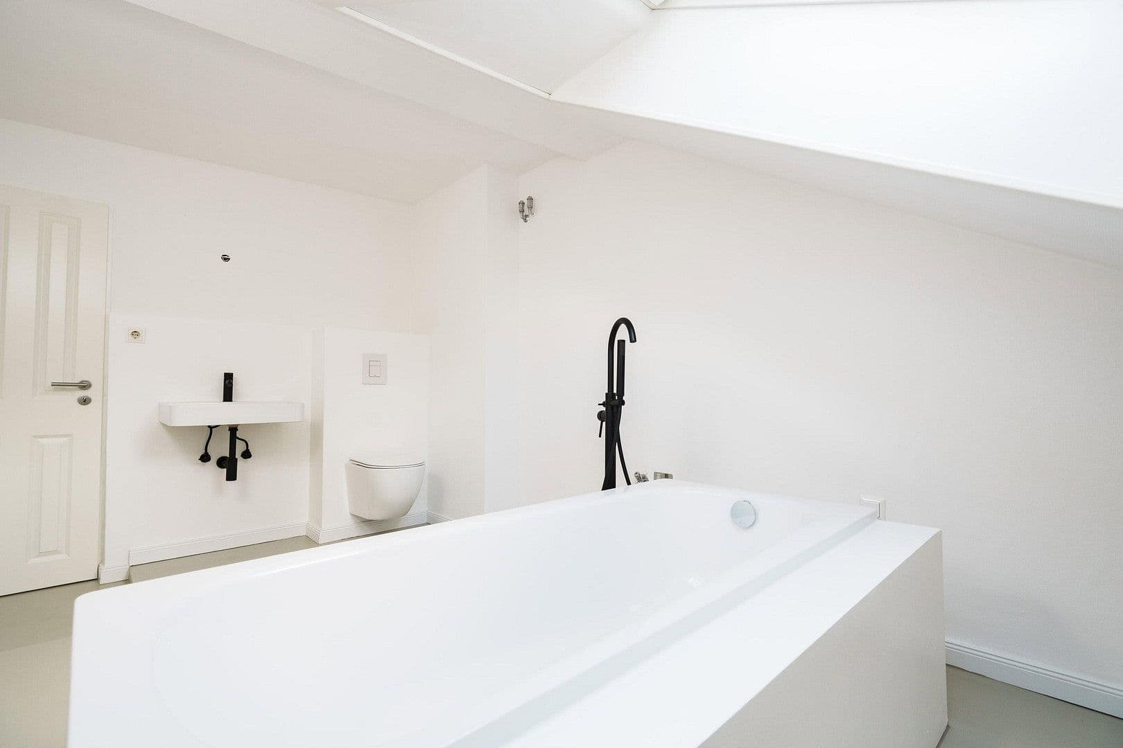 Predaj domu 356 m², pozemok 173 m², Wulfsheinstrasse 1, Berlin, Berlín Predaj domu 356 m², pozemok 173 m², Wulfsheinstrasse 1, Berlin, Berlín