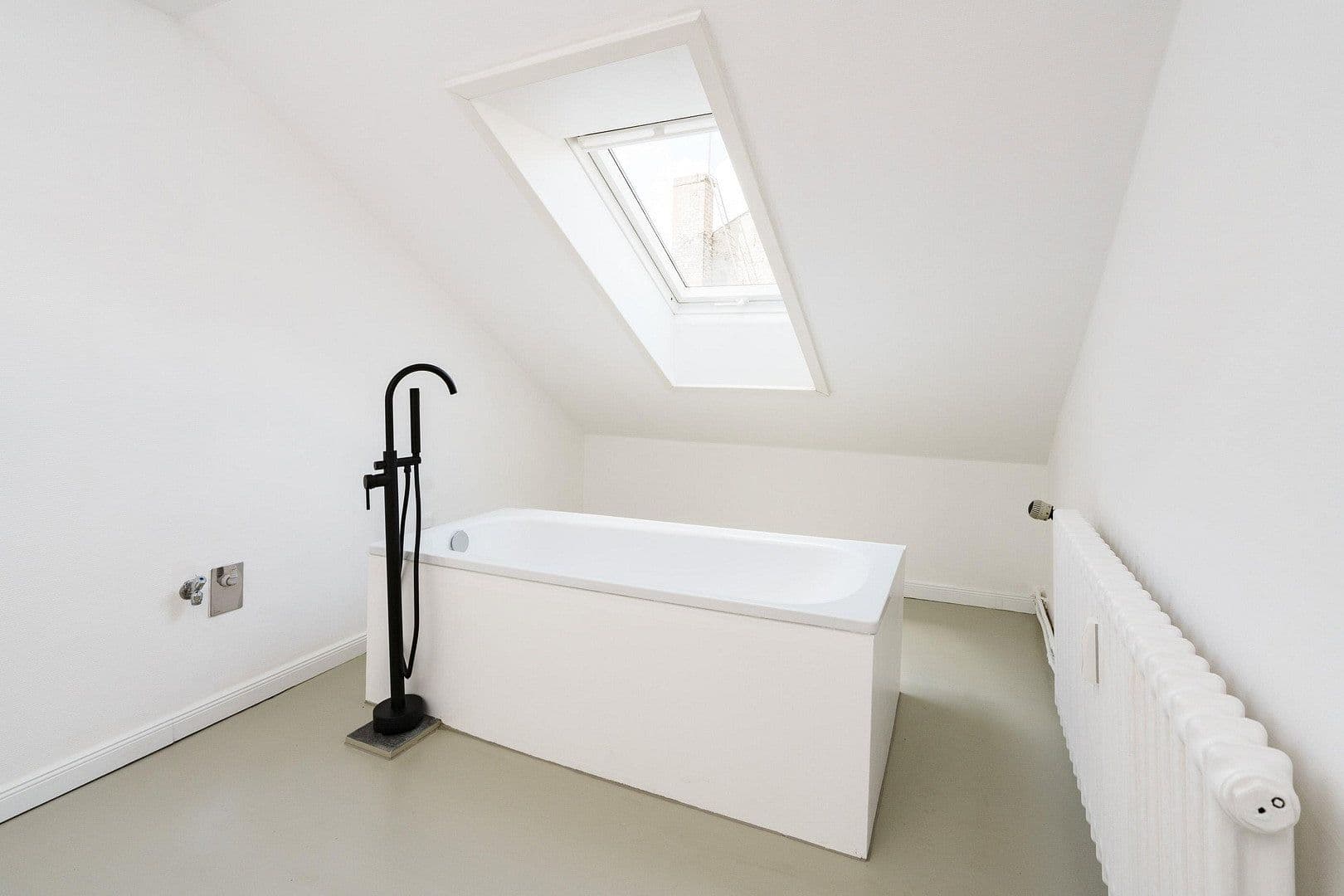 Predaj domu 356 m², pozemok 173 m², Wulfsheinstrasse 1, Berlin, Berlín Predaj domu 356 m², pozemok 173 m², Wulfsheinstrasse 1, Berlin, Berlín