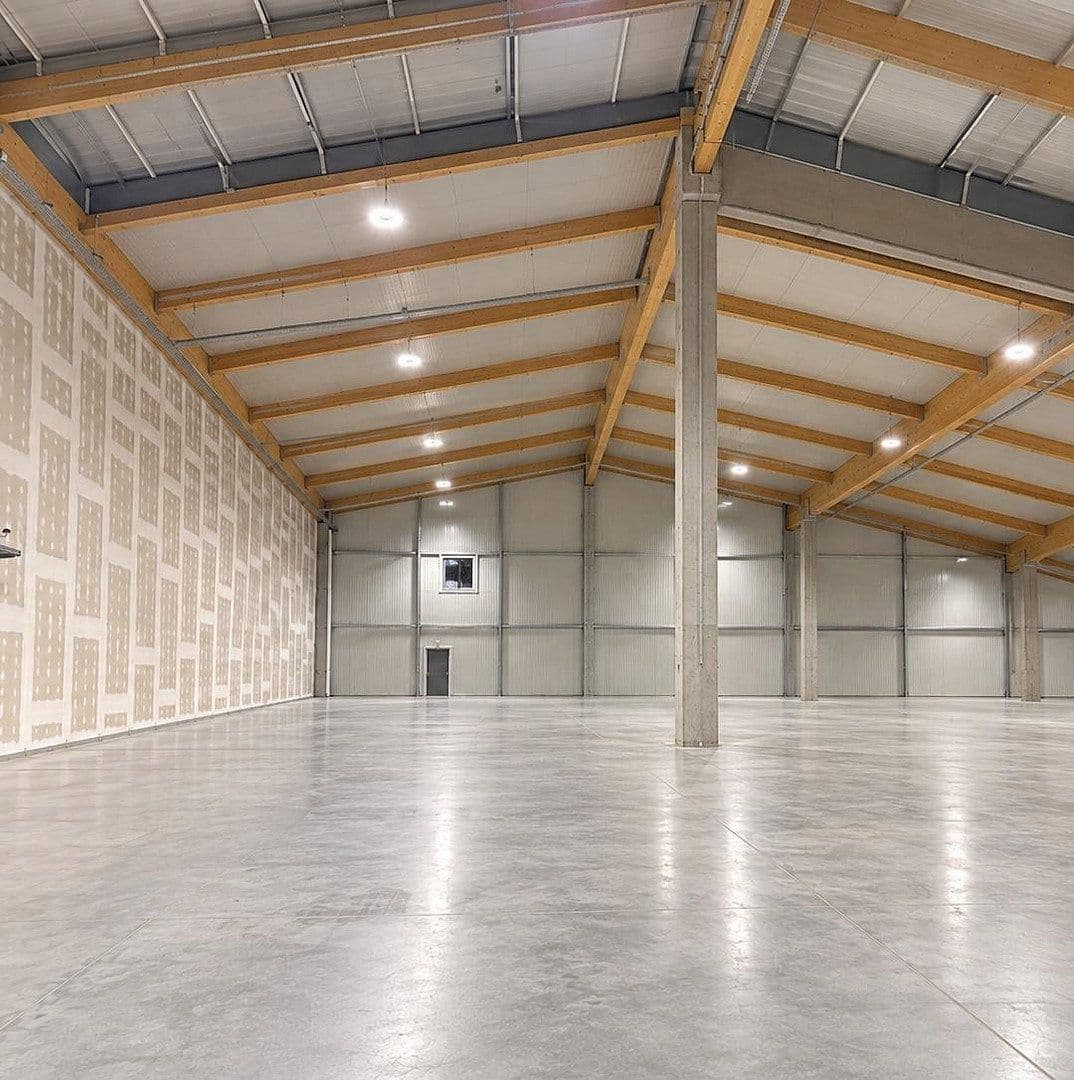 Prenájom nebytového priestoru 750 m², Flugplatzstrasse 35, Atting, Bavorsko Prenájom nebytového priestoru 750 m², Flugplatzstrasse 35, Atting, Bavorsko