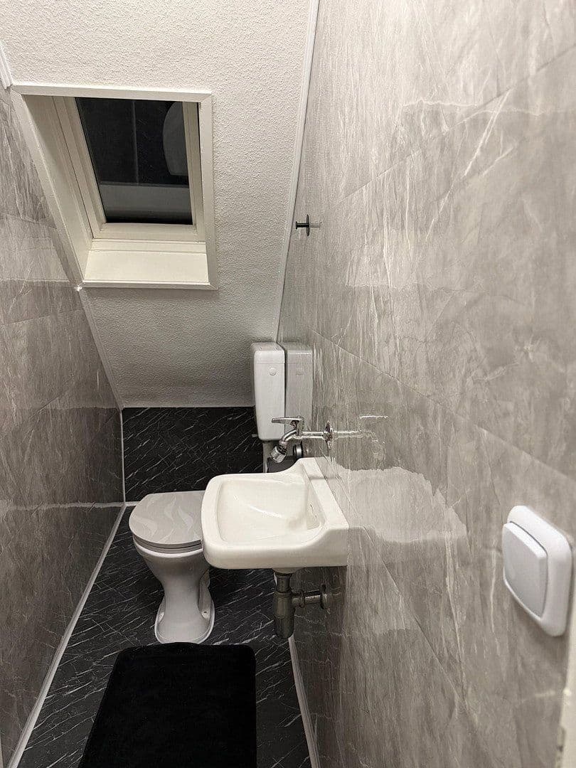 Predaj domu 105 m², pozemok 515 m², Oedheim, Bádensko-Wurttembersko Predaj domu 105 m², pozemok 515 m², Oedheim, Bádensko-Wurttembersko