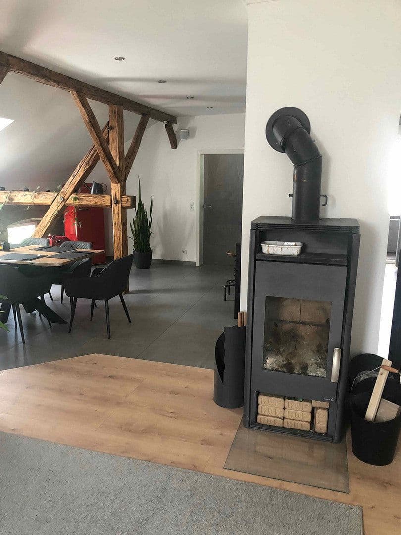 Prenájom bytu 3-izbový 135 m², Kitzingen, Bavorsko Prenájom bytu 3-izbový 135 m², Kitzingen, Bavorsko