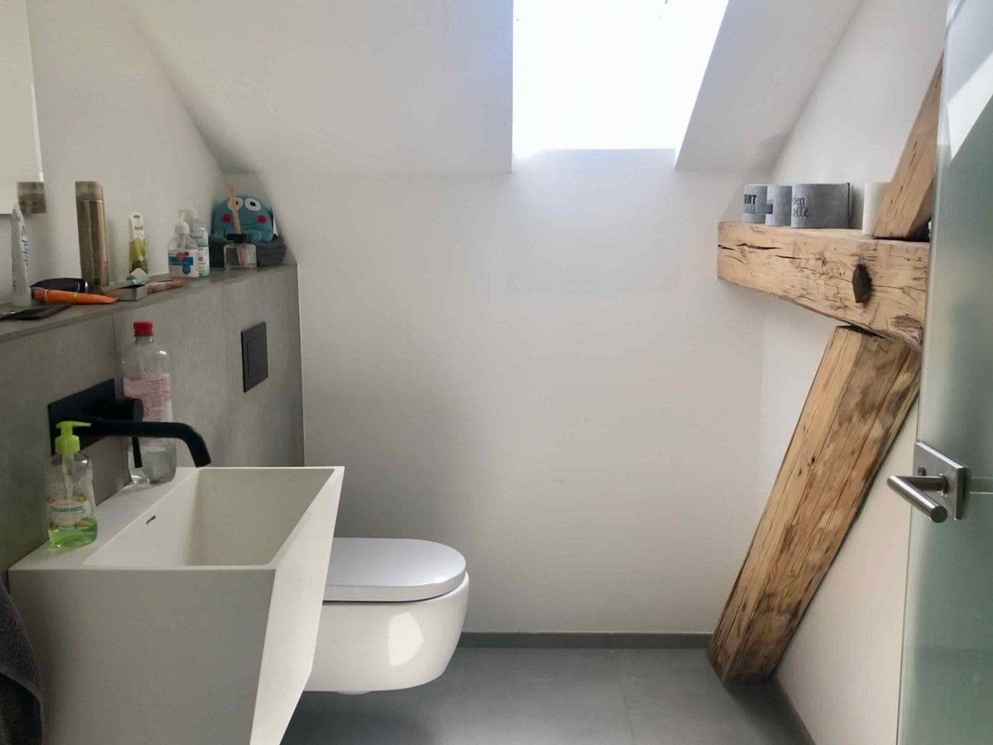 Prenájom bytu 3-izbový 135 m², Kitzingen, Bavorsko Prenájom bytu 3-izbový 135 m², Kitzingen, Bavorsko