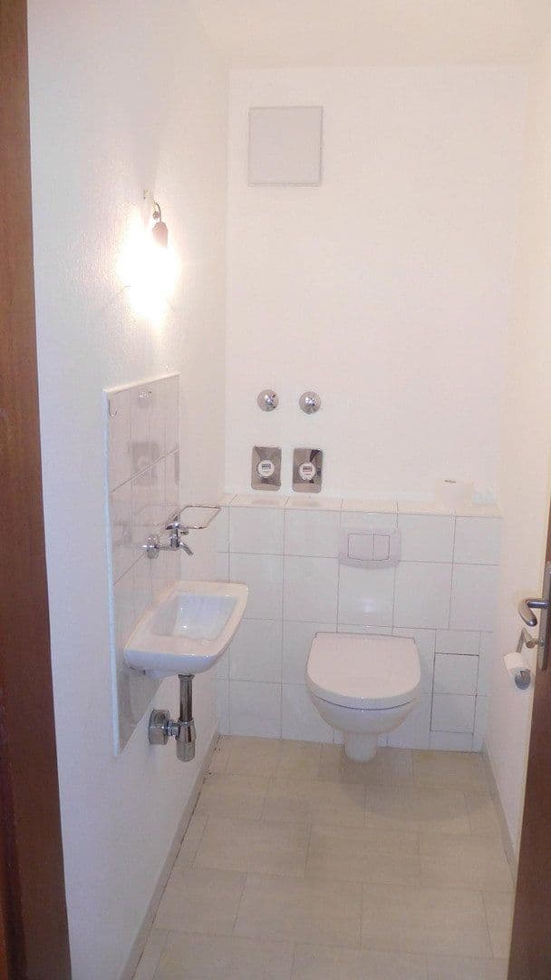 Prenájom bytu 3-izbový 85 m², Crailsheimer Weg 12, Neckarsulm, Bádensko-Wurttembersko Prenájom bytu 3-izbový 85 m², Crailsheimer Weg 12, Neckarsulm, Bádensko-Wurttembersko
