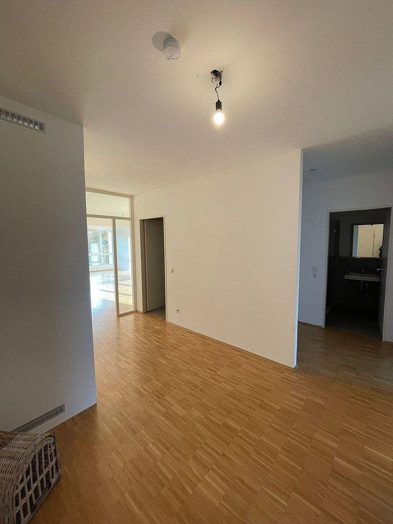 Prenájom bytu 3-izbový 130 m², Köln, Severné Porýnie - Westfálsko Prenájom bytu 3-izbový 130 m², Köln, Severné Porýnie - Westfálsko