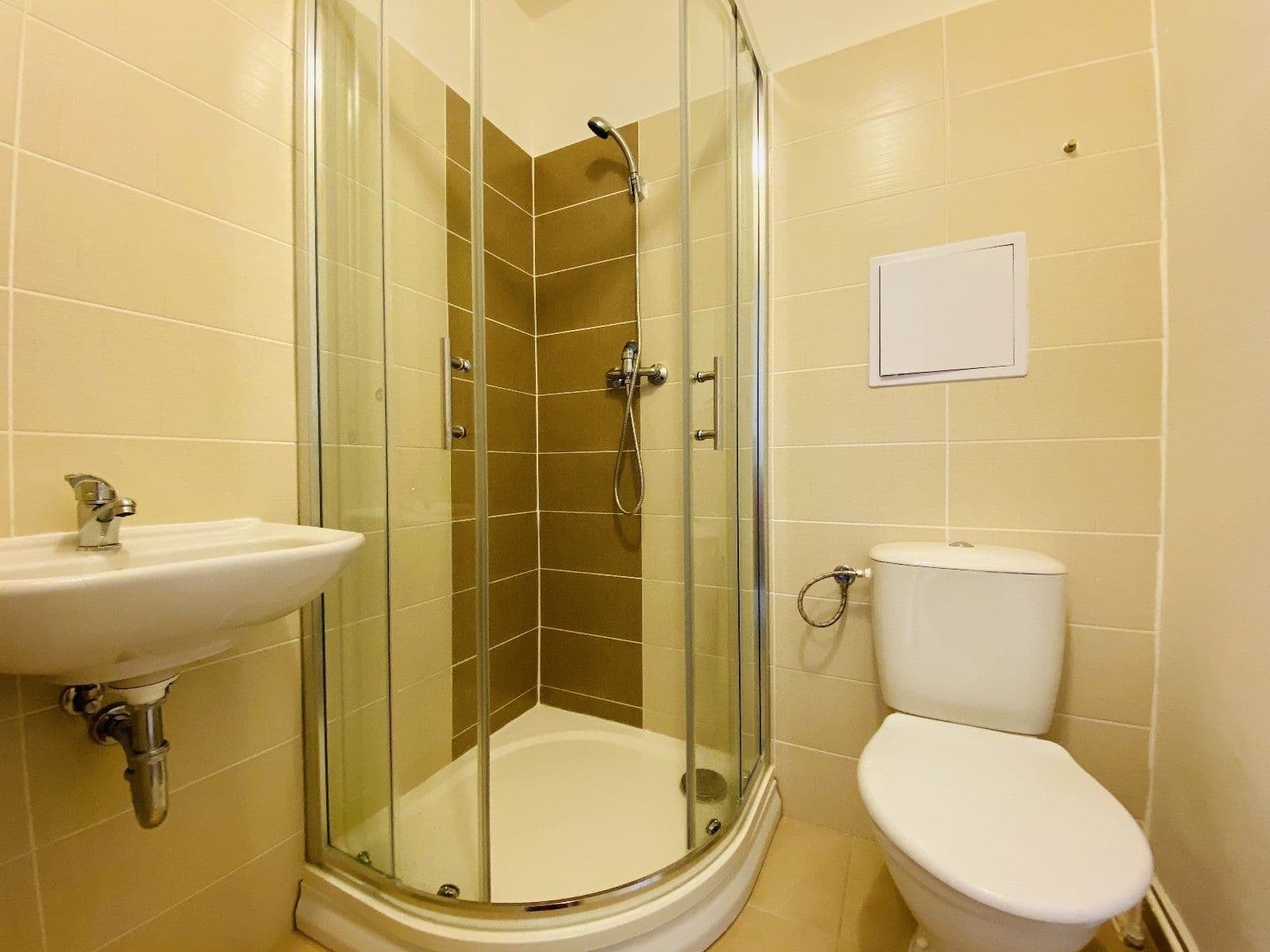 Prenájom bytu 2-izbový 46 m², Národní třída, Havířov, Moravskoslezský kraj Prenájom bytu 2-izbový 46 m², Národní třída, Havířov, Moravskoslezský kraj