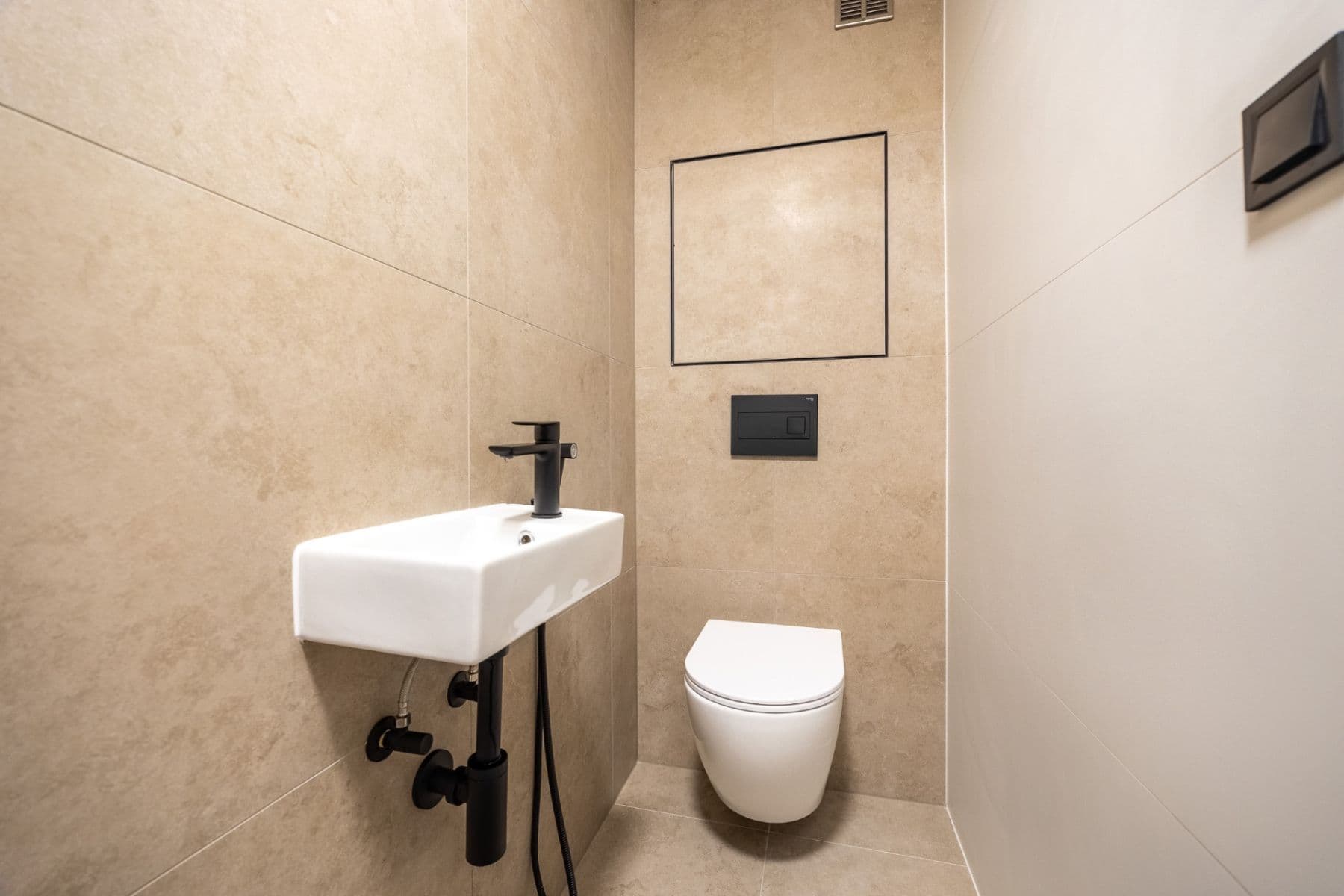 Predaj bytu 3-izbový 68 m², Petýrkova, Praha, Praha Predaj bytu 3-izbový 68 m², Petýrkova, Praha, Praha