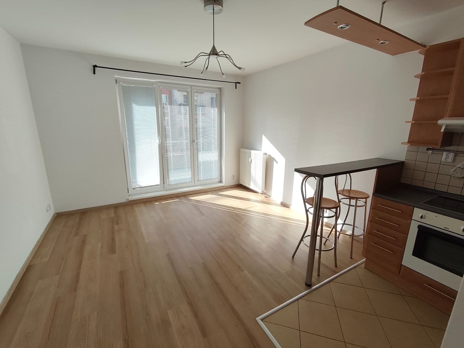 Prenájom bytu 1-izbový 30 m², Mikanova, Praha, Praha Prenájom bytu 1-izbový 30 m², Mikanova, Praha, Praha