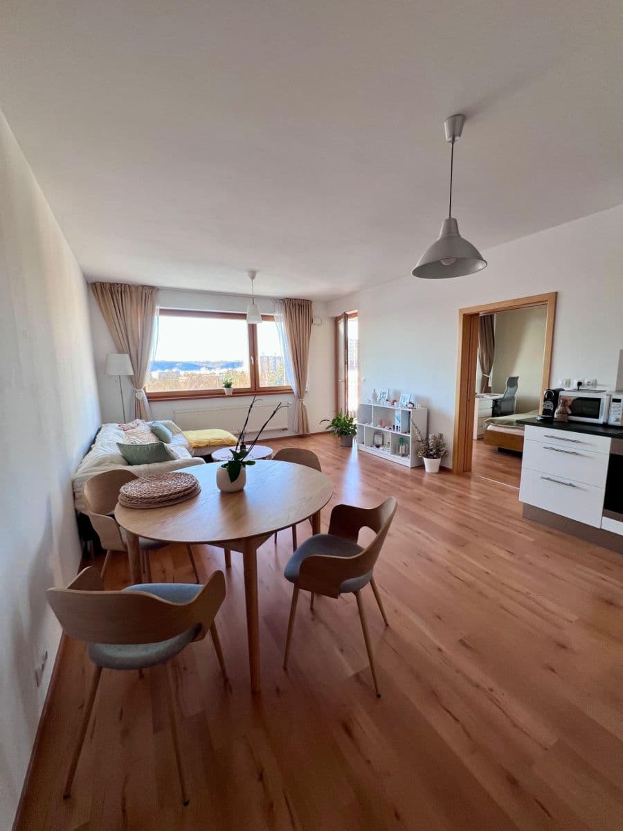 Prenájom bytu 2-izbový 62 m², Generála Šišky, Praha, Praha Prenájom bytu 2-izbový 62 m², Generála Šišky, Praha, Praha