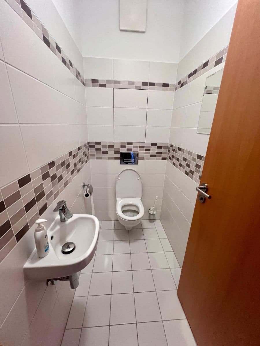Prenájom bytu 2-izbový 62 m², Generála Šišky, Praha, Praha Prenájom bytu 2-izbový 62 m², Generála Šišky, Praha, Praha