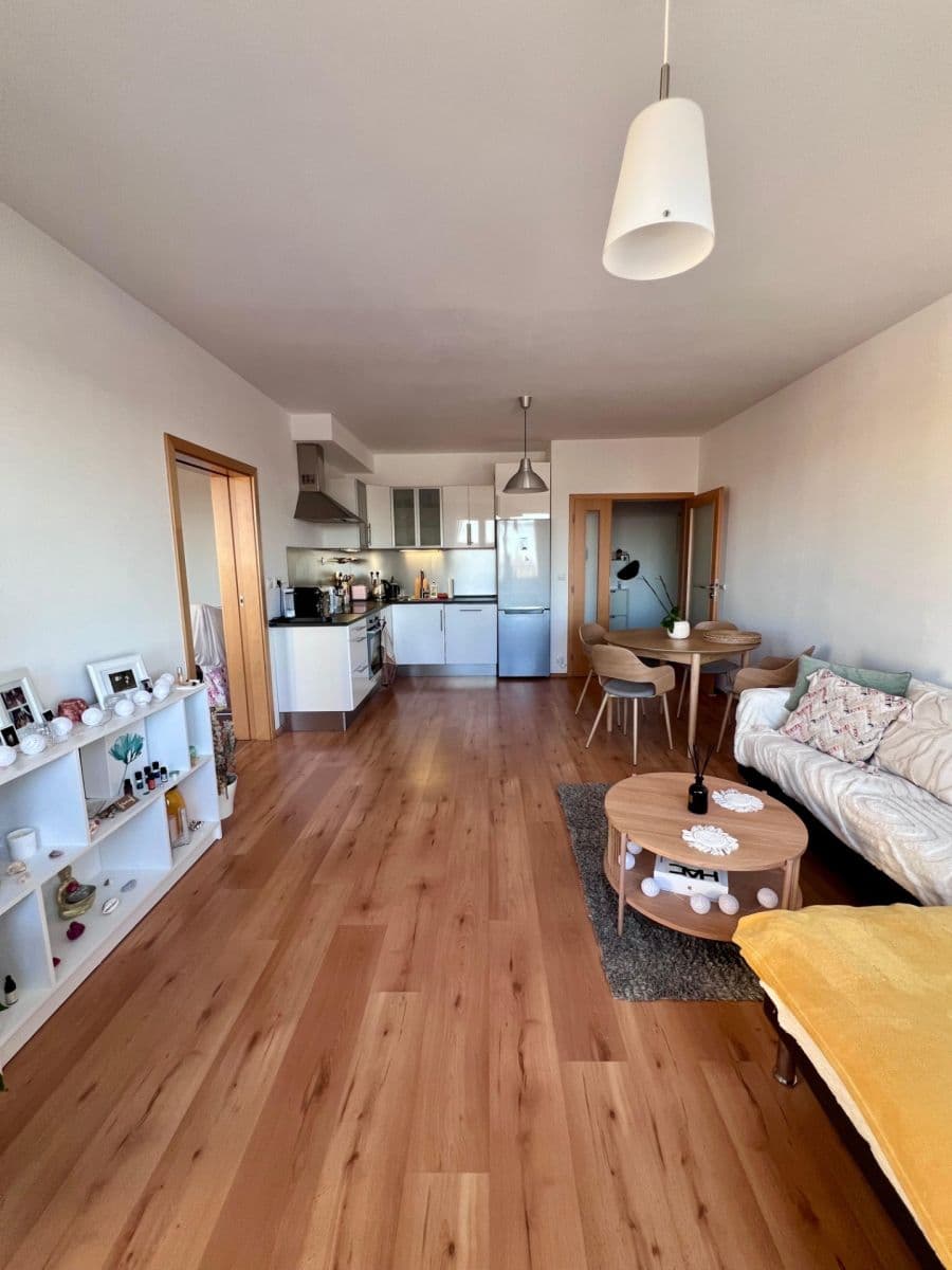 Prenájom bytu 2-izbový 62 m², Generála Šišky, Praha, Praha Prenájom bytu 2-izbový 62 m², Generála Šišky, Praha, Praha