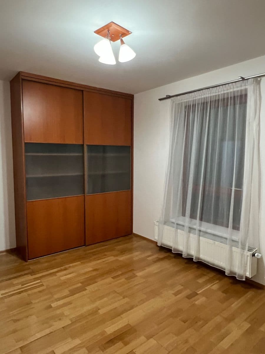 Prenájom bytu 3-izbový 77 m², Podvinný mlýn, Praha, Praha Prenájom bytu 3-izbový 77 m², Podvinný mlýn, Praha, Praha