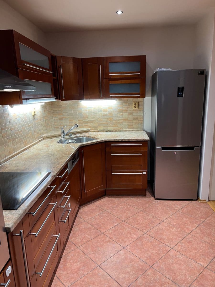 Prenájom bytu 3-izbový 77 m², Podvinný mlýn, Praha, Praha Prenájom bytu 3-izbový 77 m², Podvinný mlýn, Praha, Praha