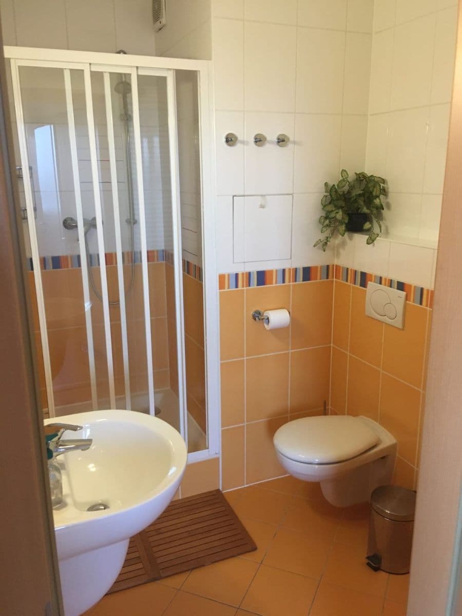 Prenájom bytu 3-izbový 56 m², Tyršovo nám., Roztoky, Středočeský kraj Prenájom bytu 3-izbový 56 m², Tyršovo nám., Roztoky, Středočeský kraj