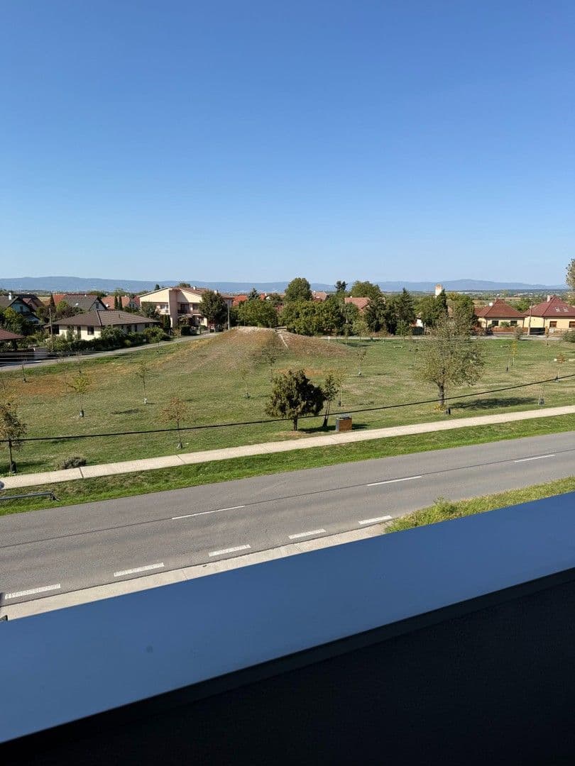 Prenájom bytu 2-izbový 50 m², Hlavná, Nová Dedinka, Bratislavský kraj Prenájom bytu 2-izbový 50 m², Hlavná, Nová Dedinka, Bratislavský kraj