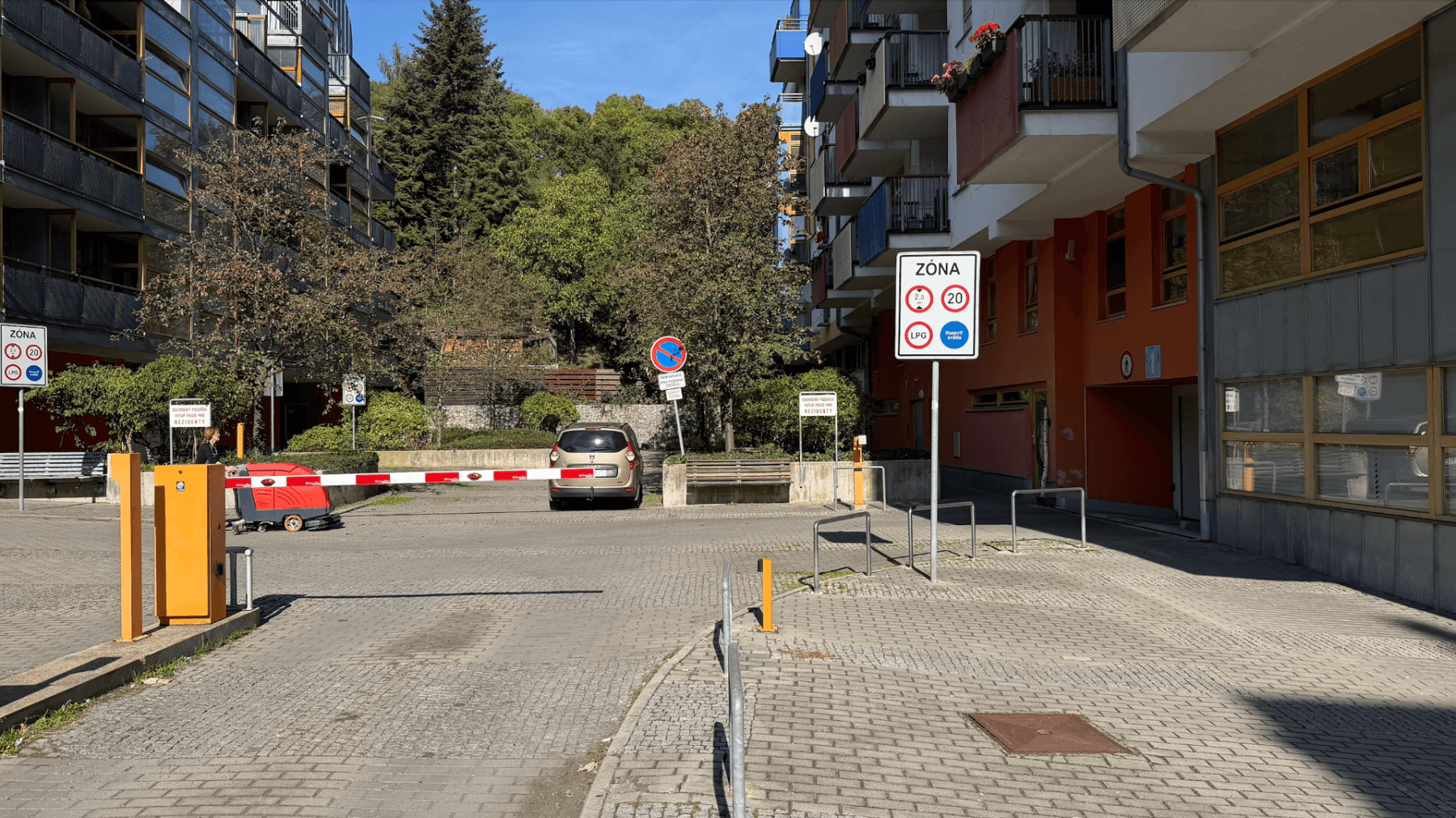 Prenájom garáže 13 m², Tomkova, Praha, Praha Prenájom garáže 13 m², Tomkova, Praha, Praha