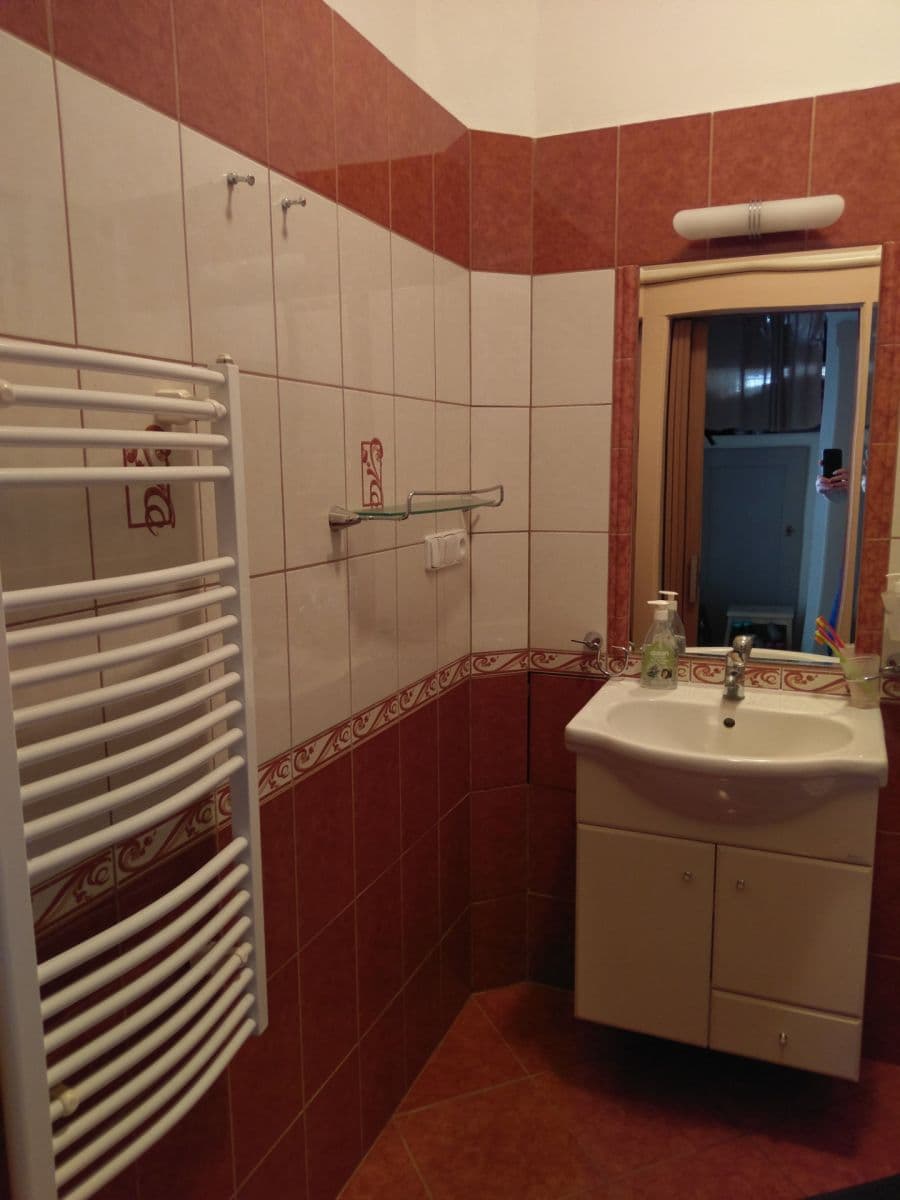 Prenájom bytu 1-izbový 43 m², Špitálská, Praha, Praha Prenájom bytu 1-izbový 43 m², Špitálská, Praha, Praha