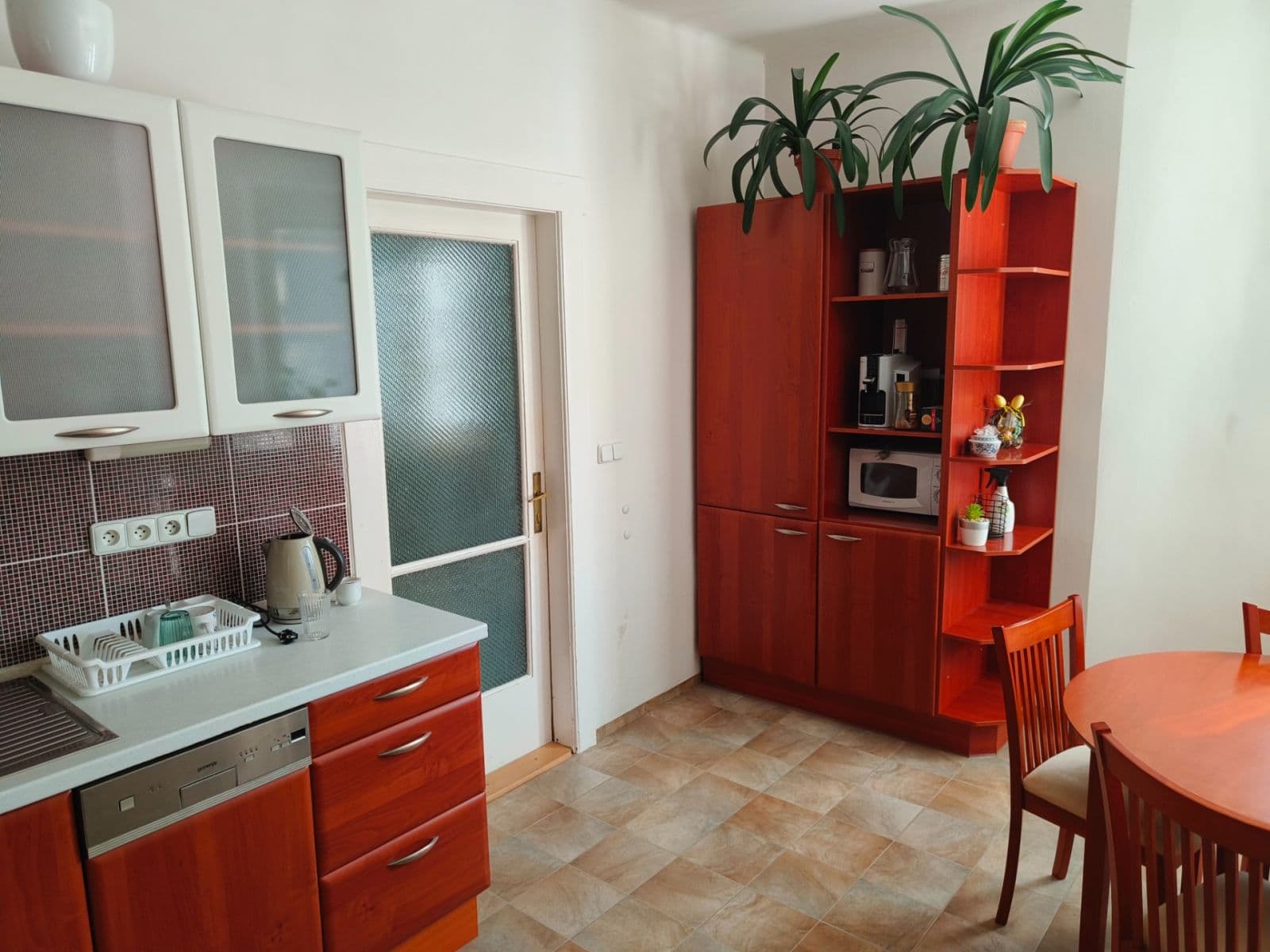 Prenájom bytu 1-izbový 43 m², Špitálská, Praha, Praha Prenájom bytu 1-izbový 43 m², Špitálská, Praha, Praha