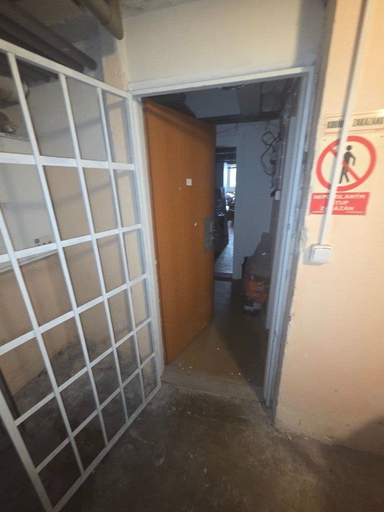 Prenájom nebytového priestoru 124 m², Křišťanova, Praha, Praha Prenájom nebytového priestoru 124 m², Křišťanova, Praha, Praha