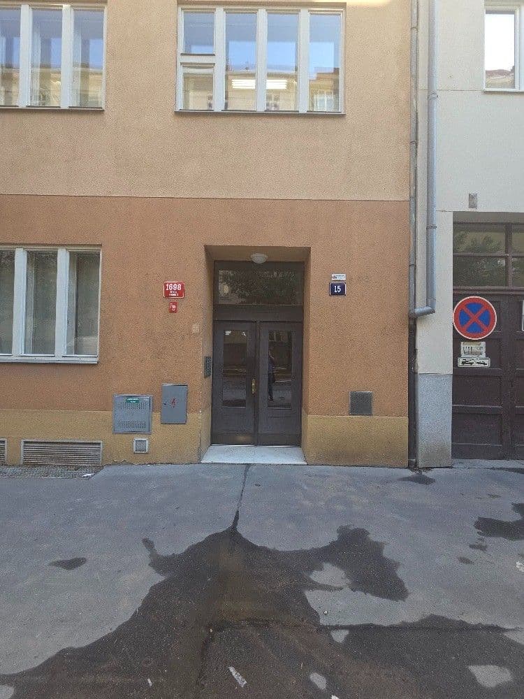 Prenájom nebytového priestoru 124 m², Křišťanova, Praha, Praha Prenájom nebytového priestoru 124 m², Křišťanova, Praha, Praha