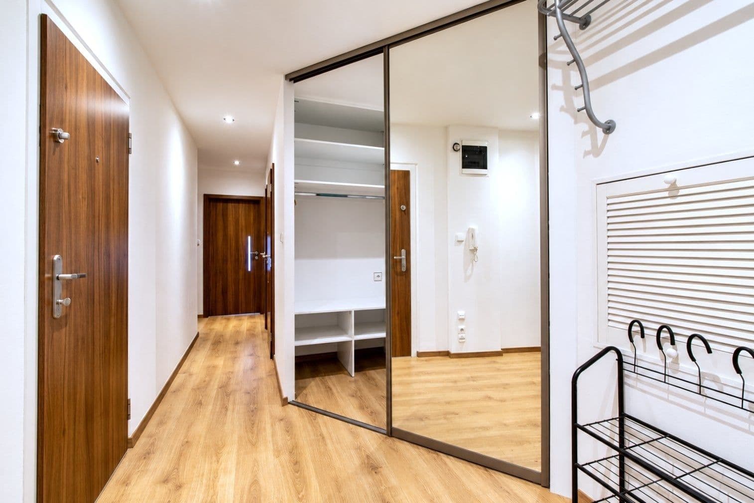 Prenájom bytu 3-izbový 72 m², Dominova, Praha, Praha Prenájom bytu 3-izbový 72 m², Dominova, Praha, Praha