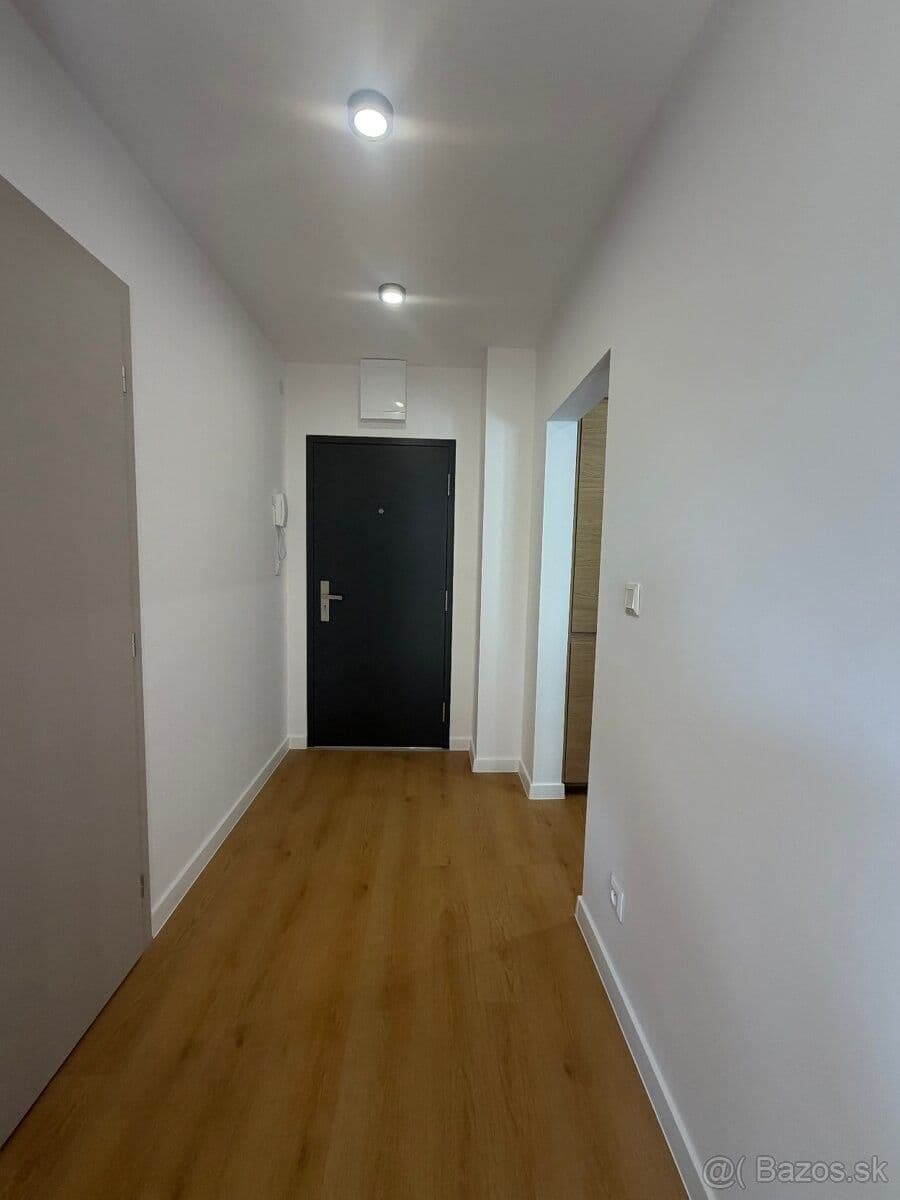 Predaj bytu 3-izbový 67 m², Lánska, Považská Bystrica, Trenčiansky kraj Predaj bytu 3-izbový 67 m², Lánska, Považská Bystrica, Trenčiansky kraj
