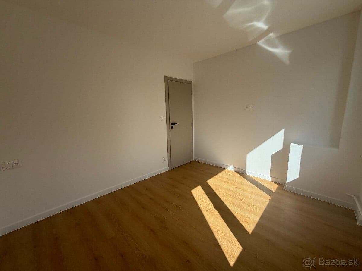 Predaj bytu 3-izbový 67 m², Lánska, Považská Bystrica, Trenčiansky kraj Predaj bytu 3-izbový 67 m², Lánska, Považská Bystrica, Trenčiansky kraj