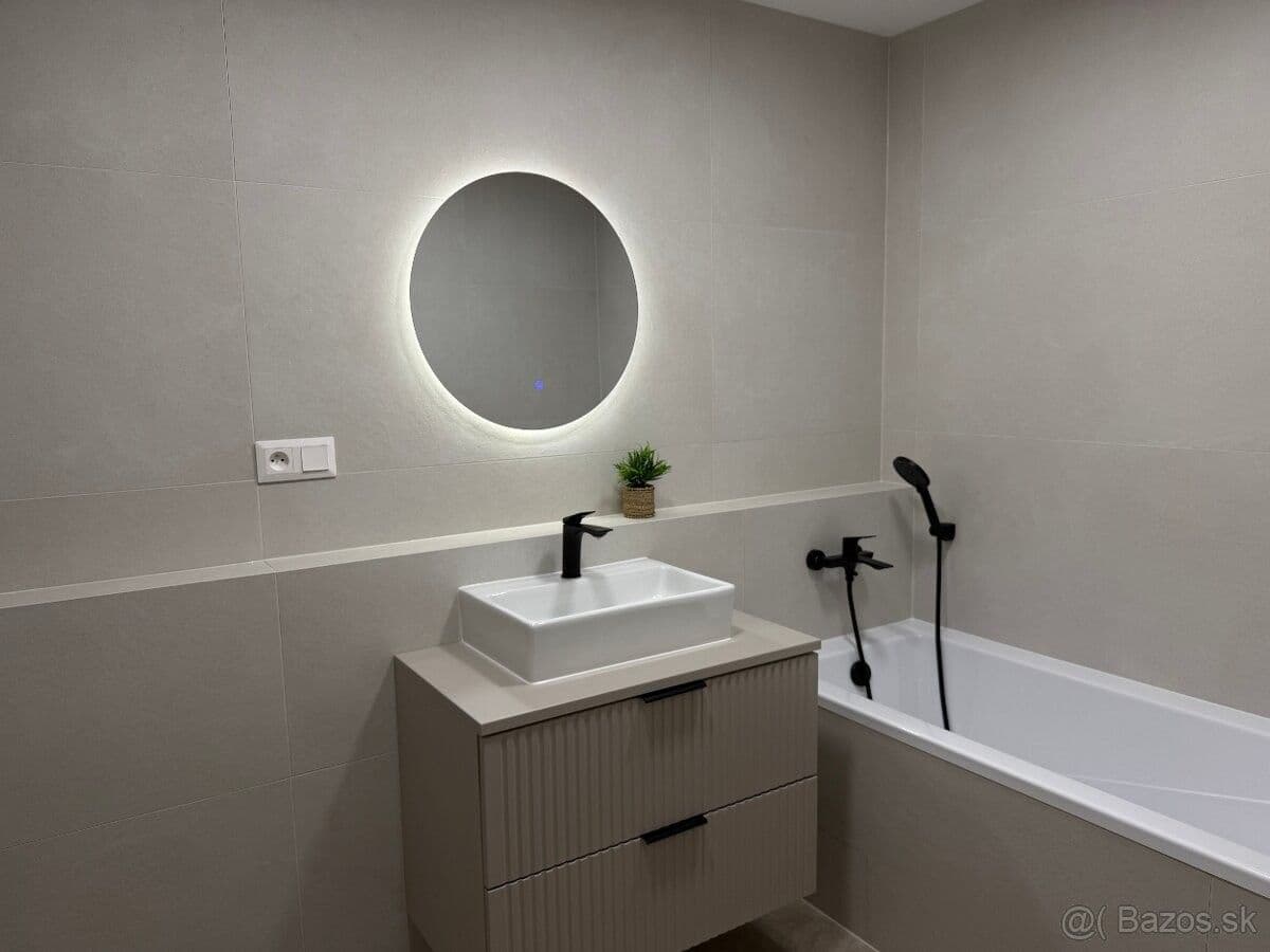 Predaj bytu 3-izbový 67 m², Lánska, Považská Bystrica, Trenčiansky kraj Predaj bytu 3-izbový 67 m², Lánska, Považská Bystrica, Trenčiansky kraj