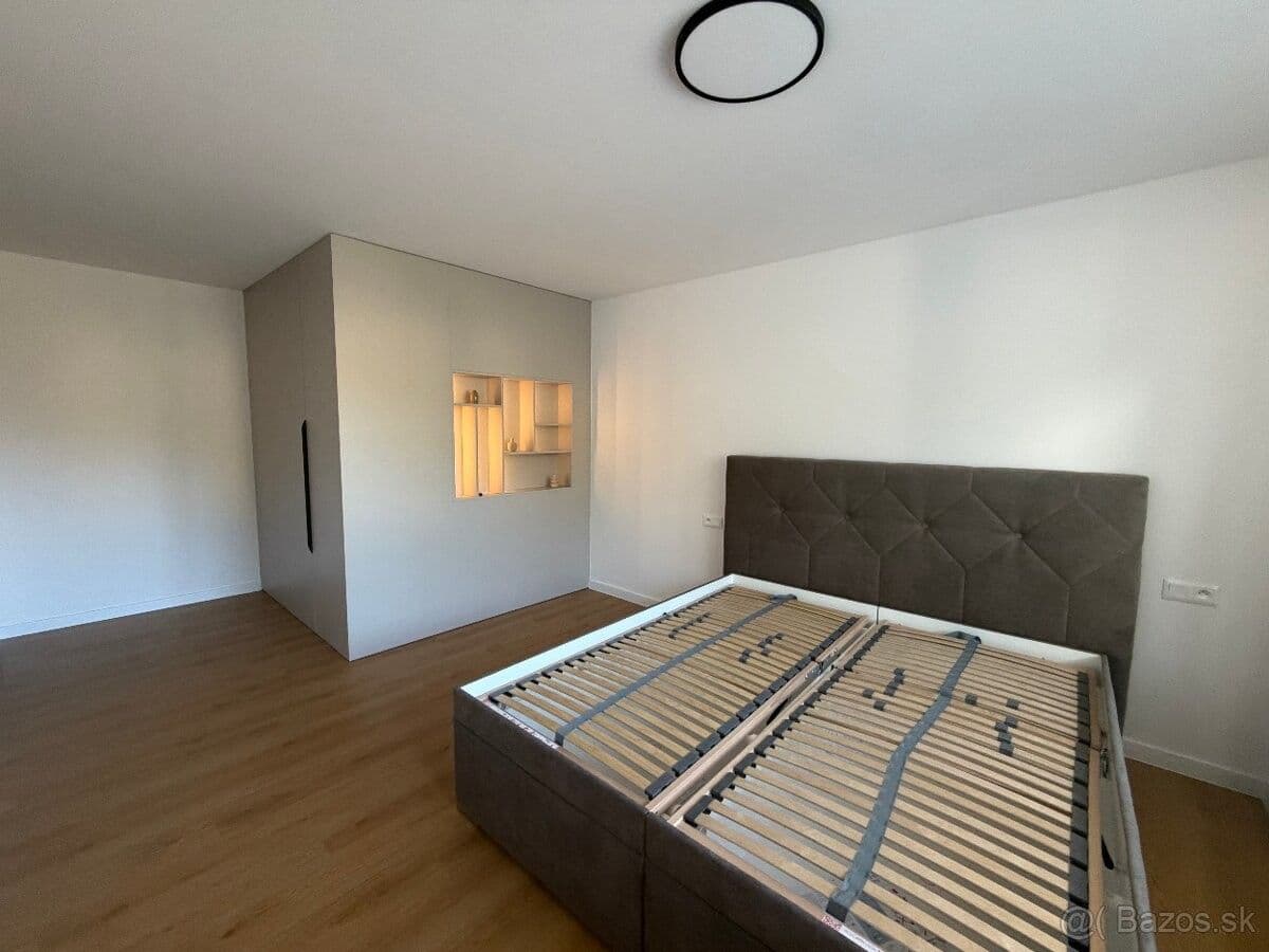 Predaj bytu 3-izbový 67 m², Lánska, Považská Bystrica, Trenčiansky kraj Predaj bytu 3-izbový 67 m², Lánska, Považská Bystrica, Trenčiansky kraj