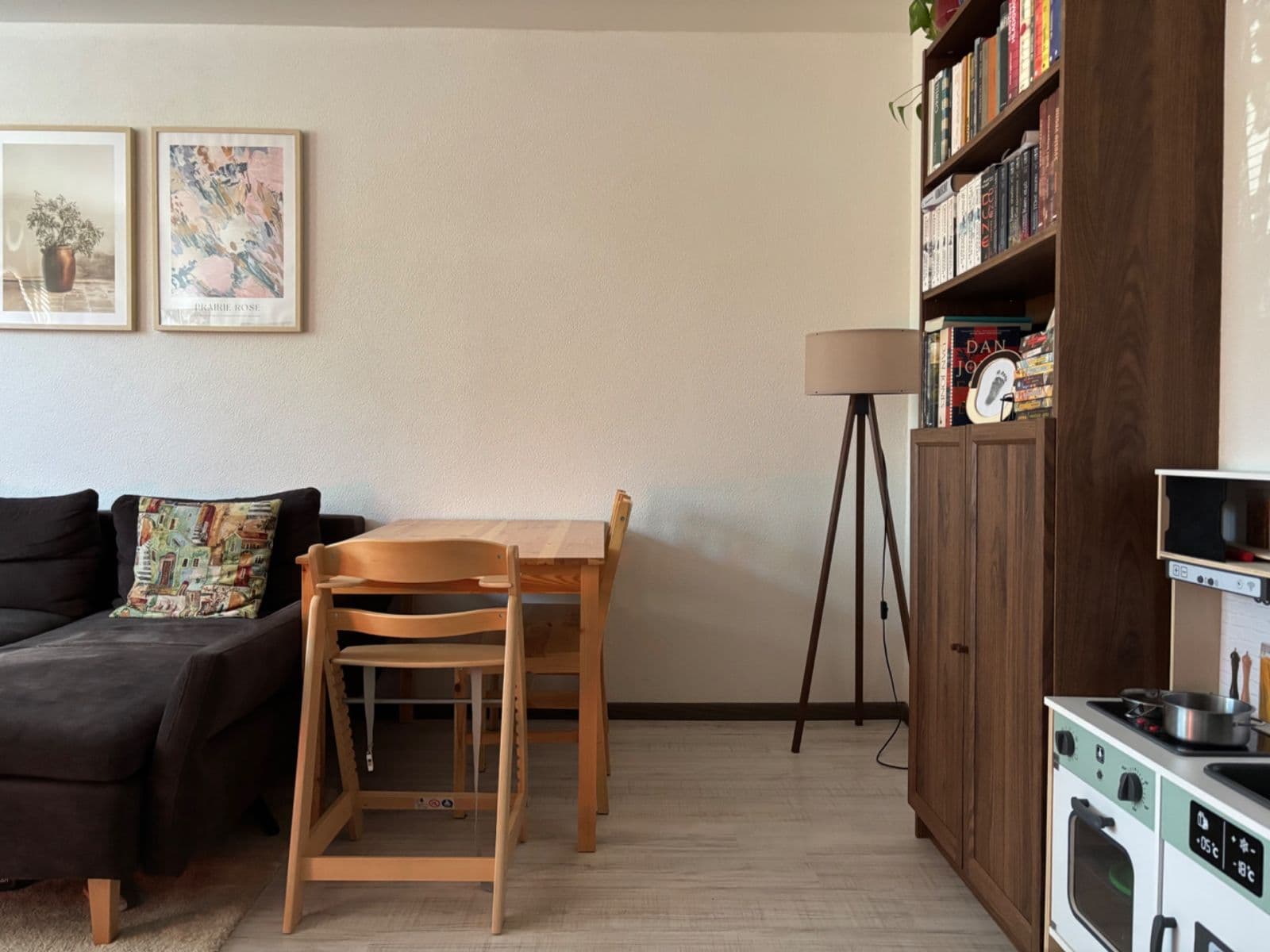 Prenájom bytu 2-izbový 52 m², Medveďovej, Petržalka, Bratislavský kraj Prenájom bytu 2-izbový 52 m², Medveďovej, Petržalka, Bratislavský kraj