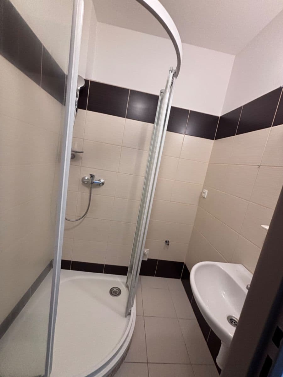Predaj bytu 1-izbový 25 m², K Louži, Praha, Praha Predaj bytu 1-izbový 25 m², K Louži, Praha, Praha
