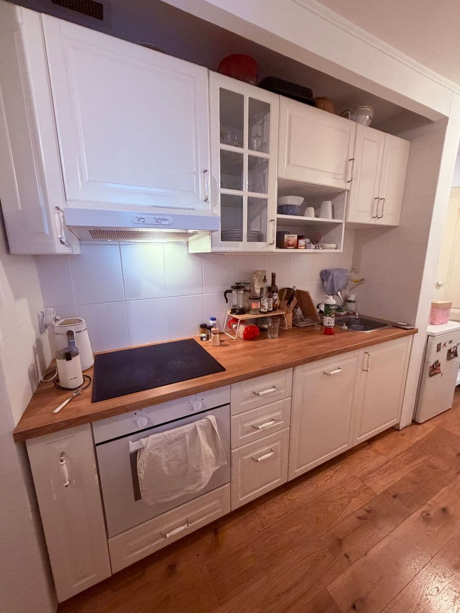 Prenájom bytu 2-izbový 55 m², Čechova, Praha, Praha Prenájom bytu 2-izbový 55 m², Čechova, Praha, Praha